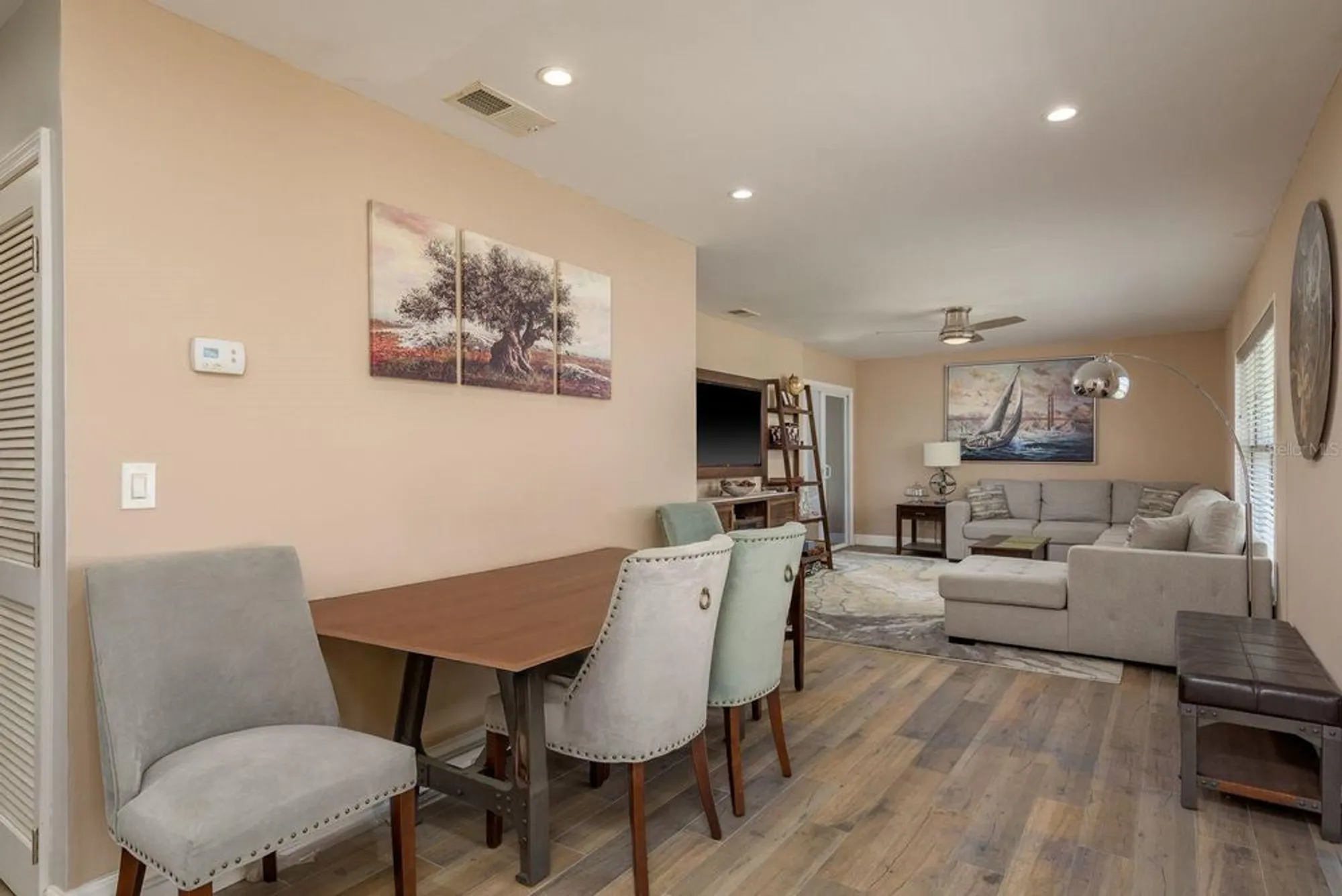 Property Slideshow image 8 of 18 | 1250 s pinellas ave apt 214, Tarpon Springs, FL, 34689