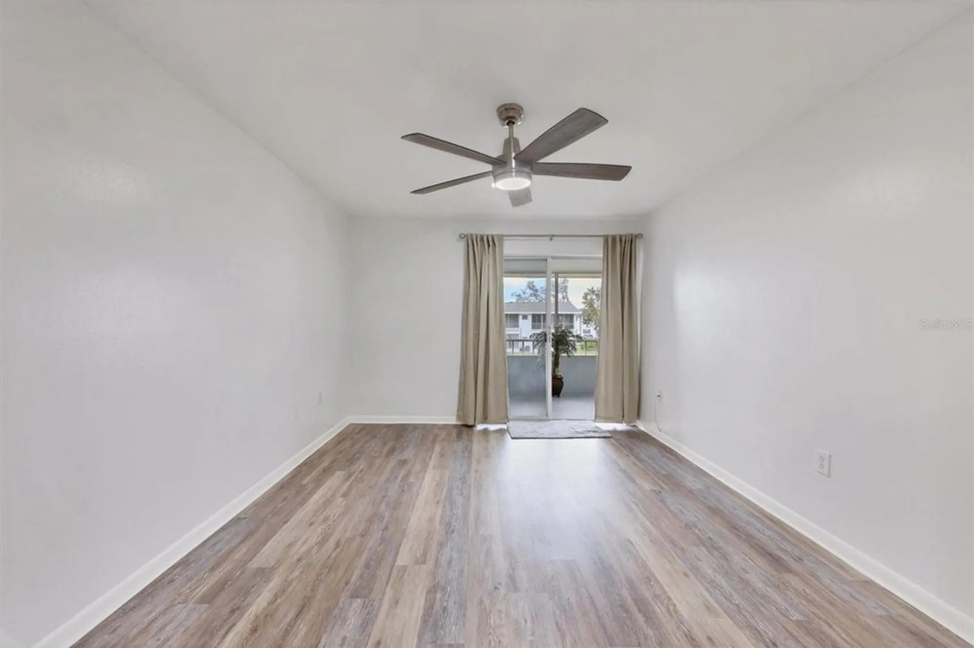 Property Slideshow image 12 of 29 | 102 46th avenue ter w apt 402, Bradenton, FL, 34207