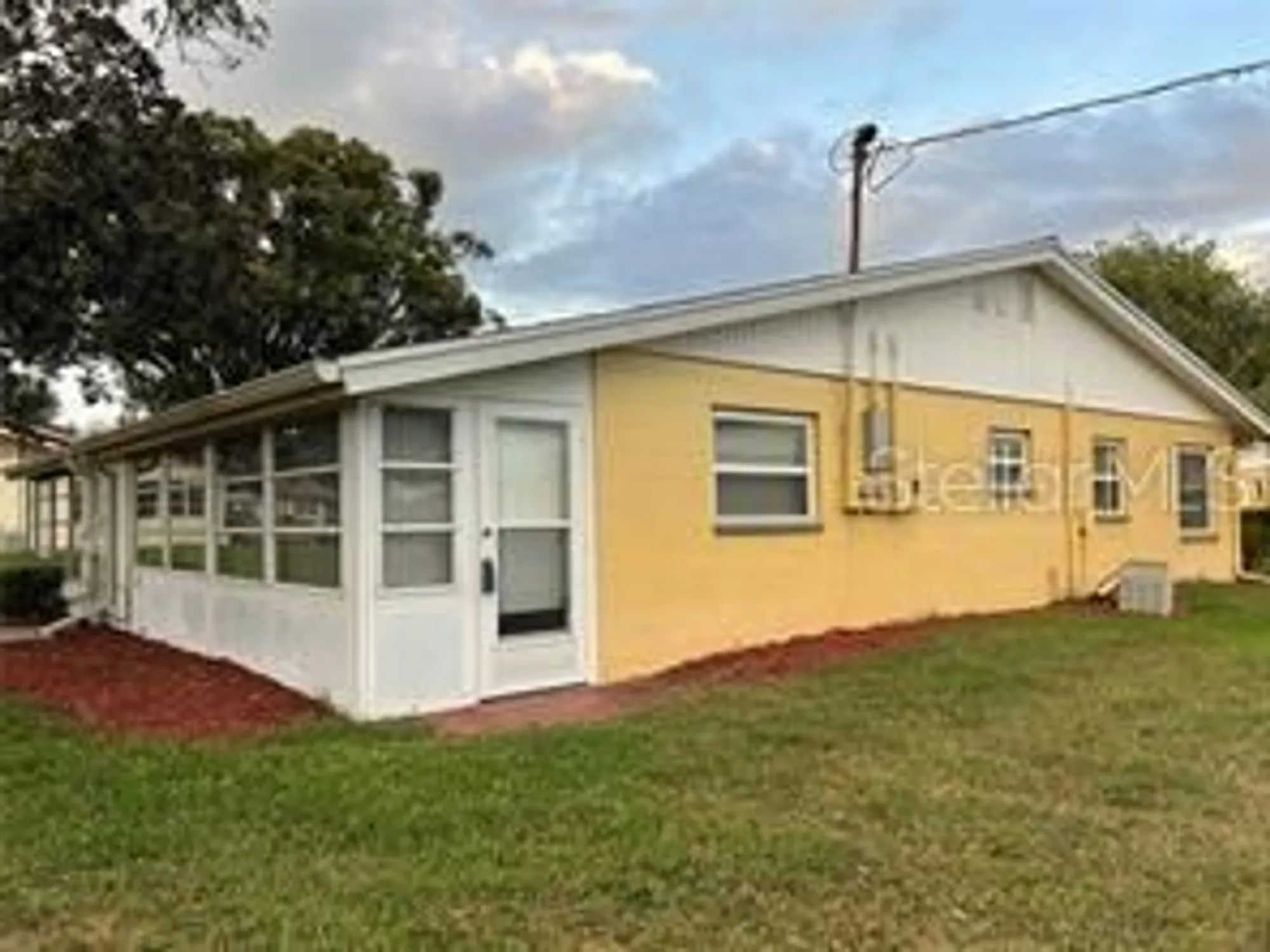 Property Slideshow image 22 of 50 | 401 dorchester pl apt 62, Sun City Center, FL, 33573