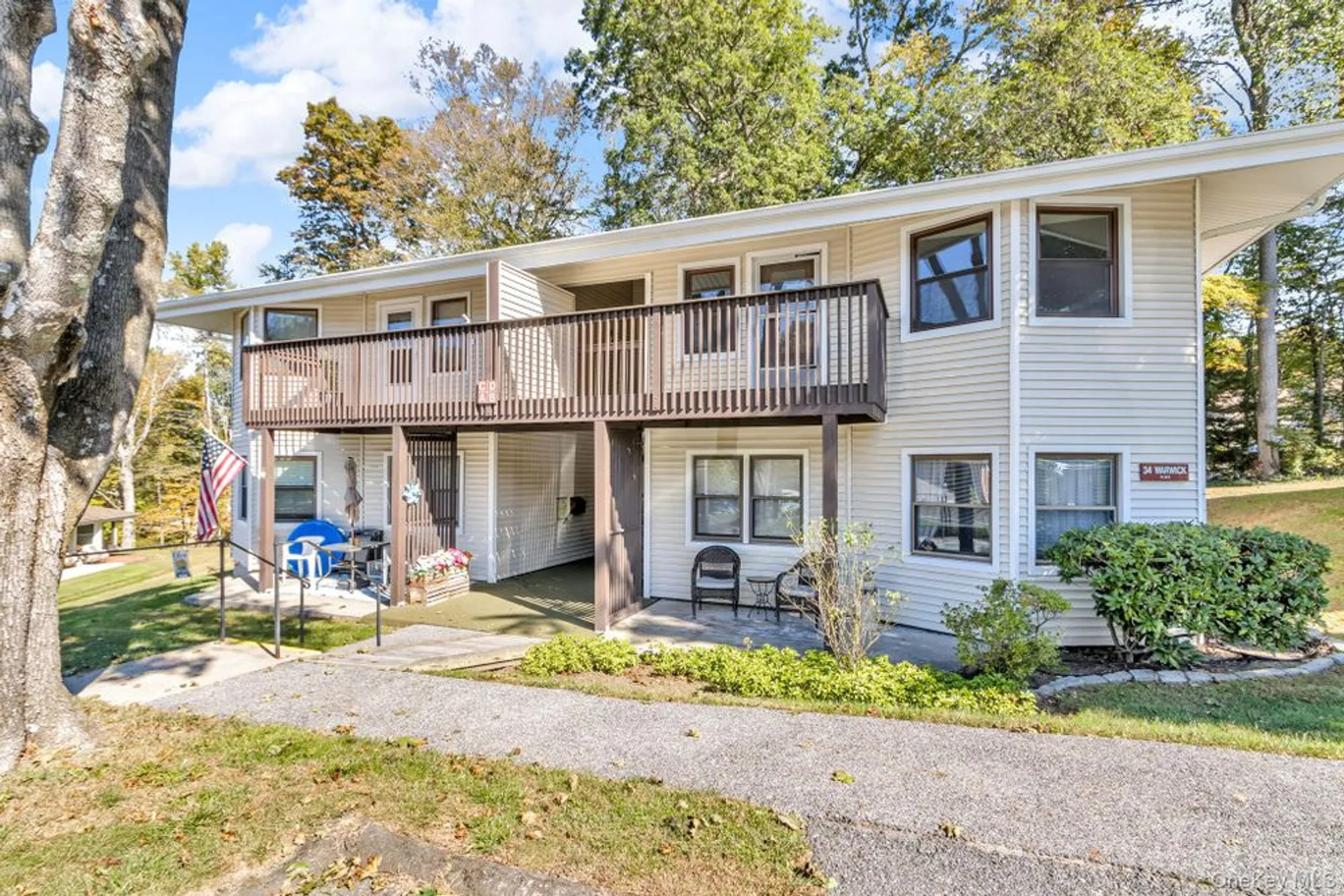 Property Slideshow image 3 of 44 | 34 warwick pl c, Yorktown Heights, NY, 10598