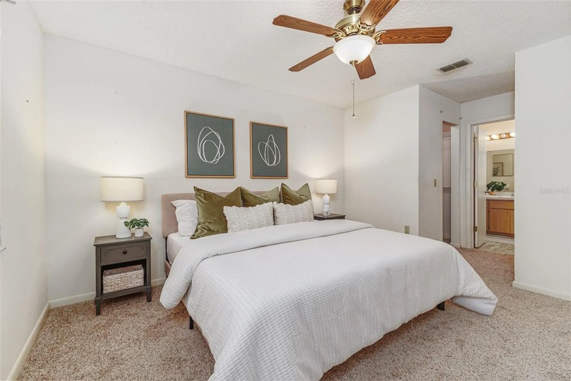 Property Slideshow image 16 of 40 | 4926 pleasant hollow trl, Lakeland, FL, 33811