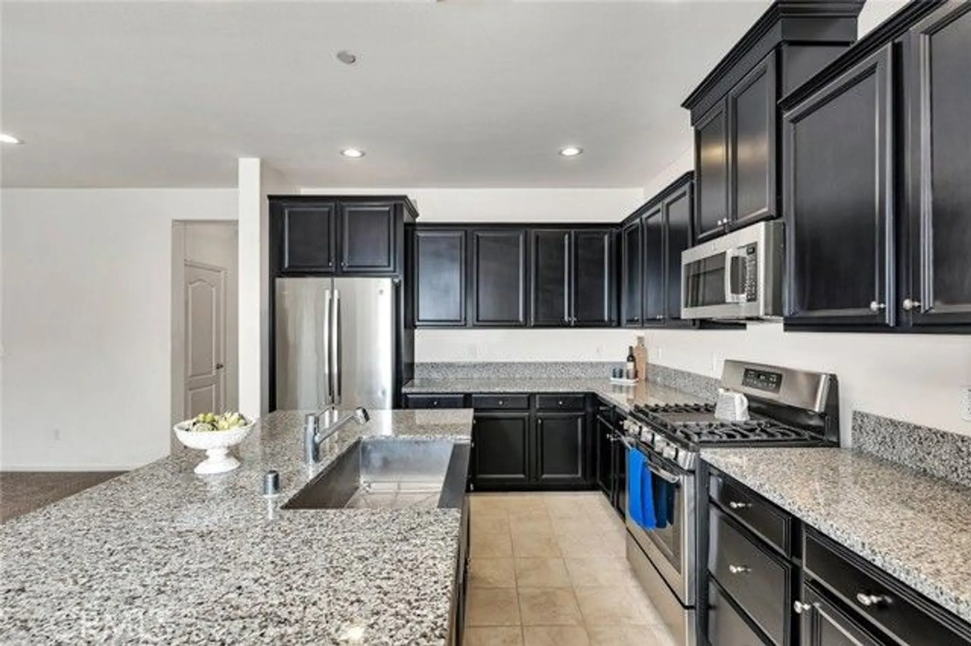 Property Slideshow image 6 of 42 | 860 fritz dr, Los Banos, CA, 93635