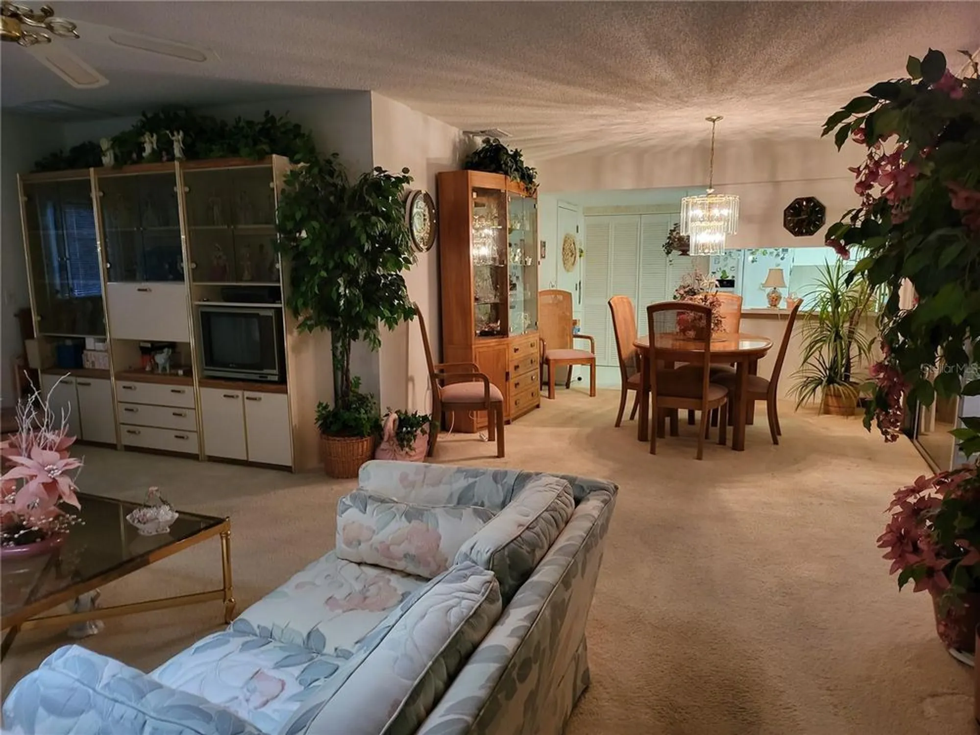 Property Slideshow image 4 of 15 | 2687 royal ridge dr, Spring Hill, FL, 34606