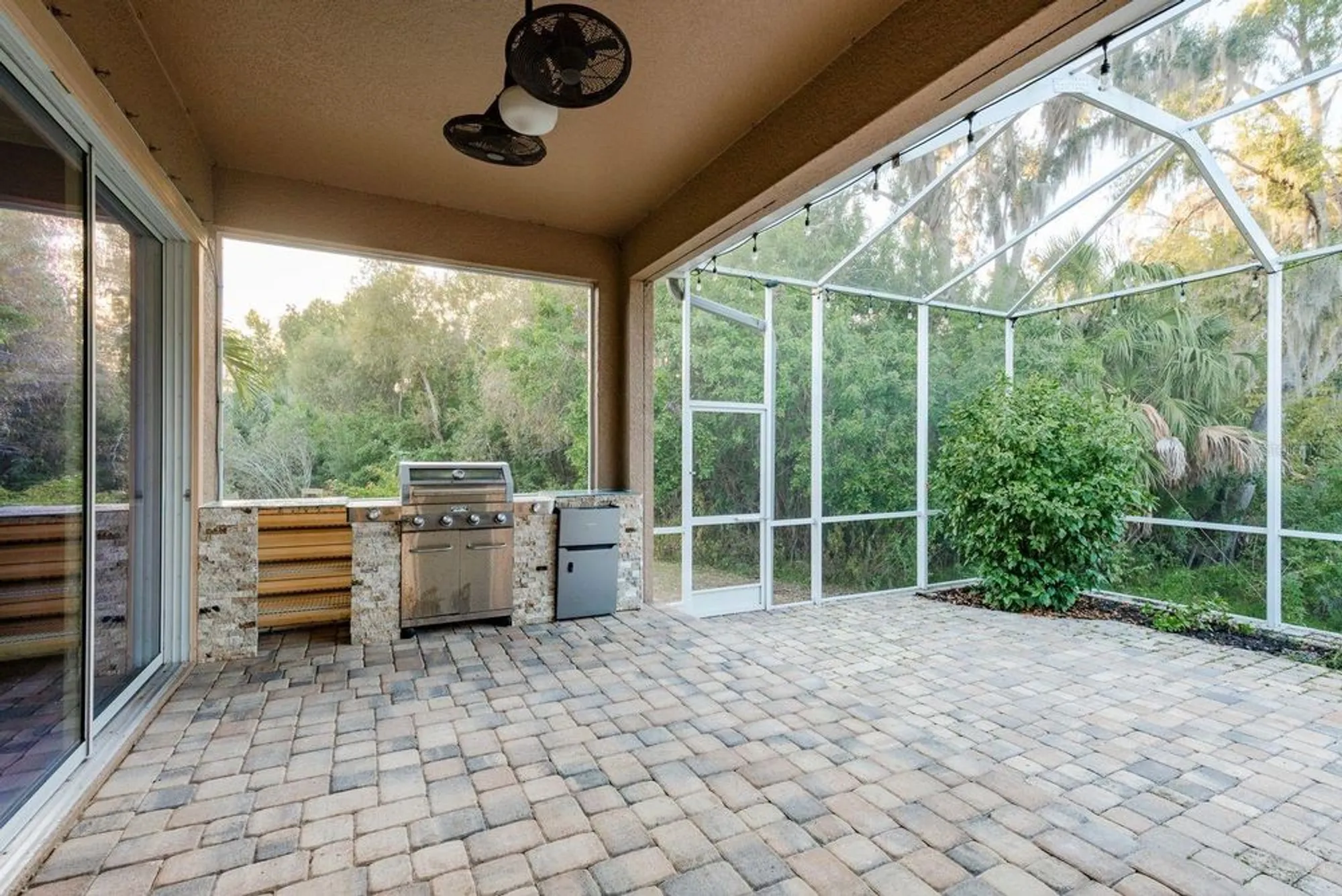 Property Slideshow image 28 of 43 | 5116 coastal scene dr, Apollo Beach, FL, 33572