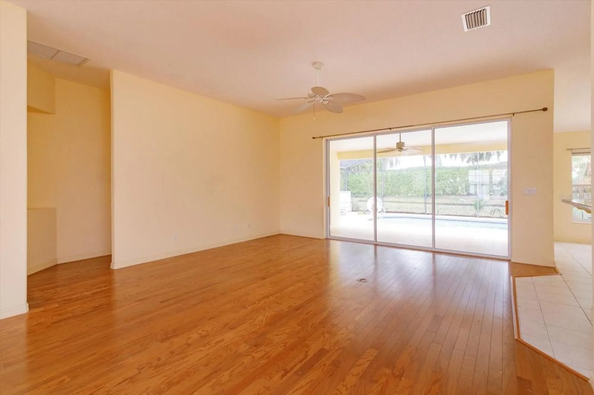 Property Slideshow image 12 of 28 | 5151 indian ocean loop, Tavares, FL, 32778