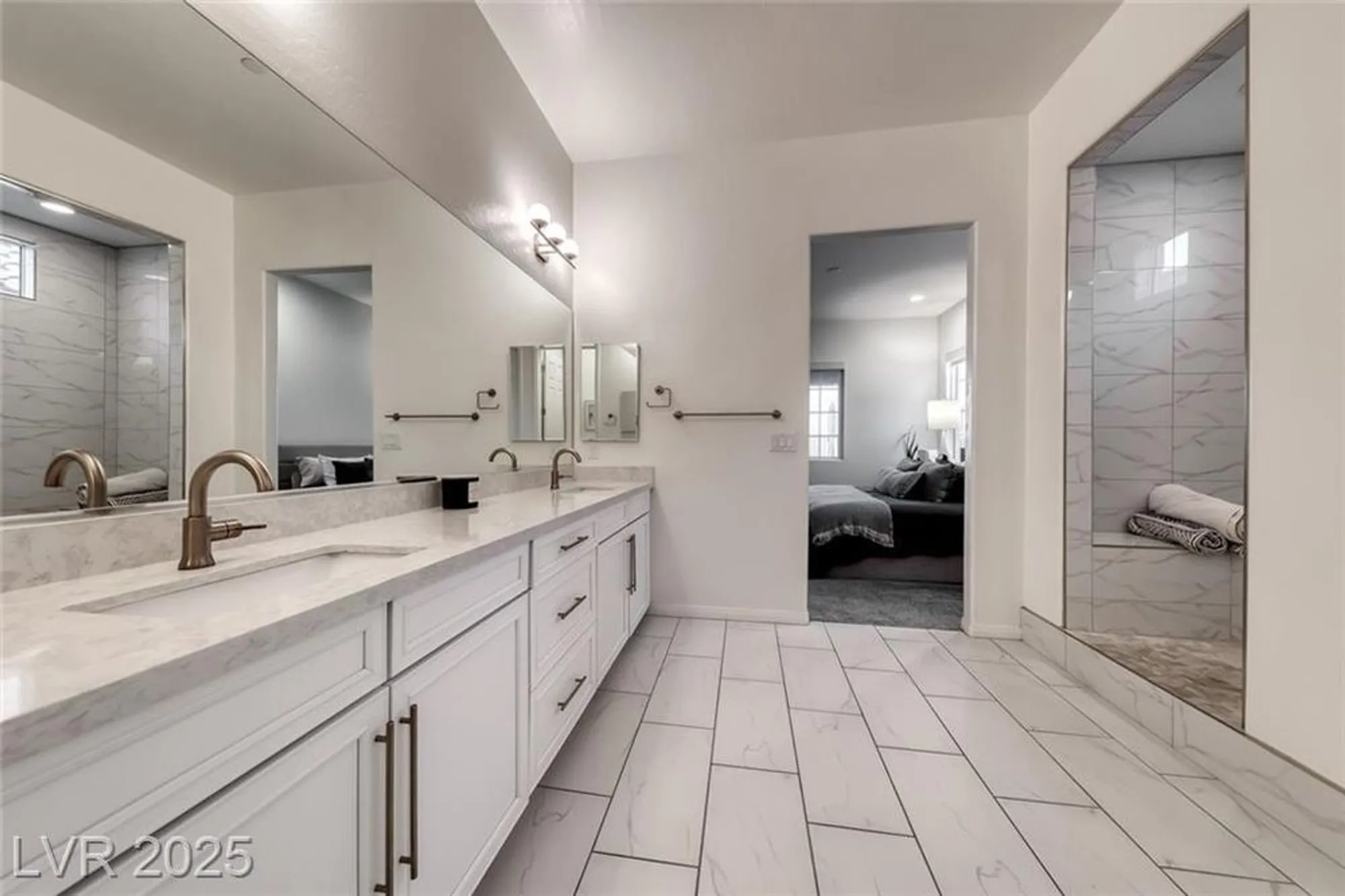 Property Slideshow image 35 of 78 | 32 tatahatso point st, Henderson, NV, 89011