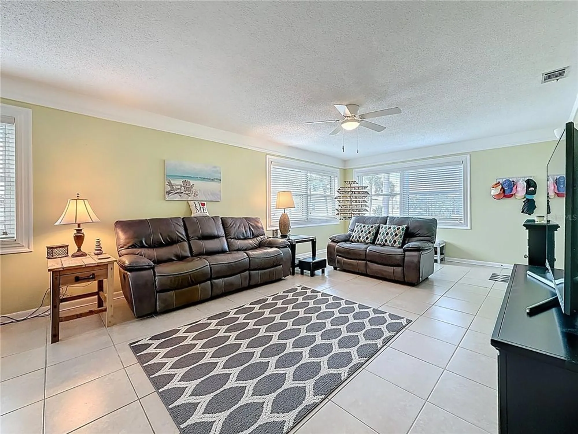 Property Slideshow image 13 of 64 | 5267 81st st n apt 26, Saint Petersburg, FL, 33709