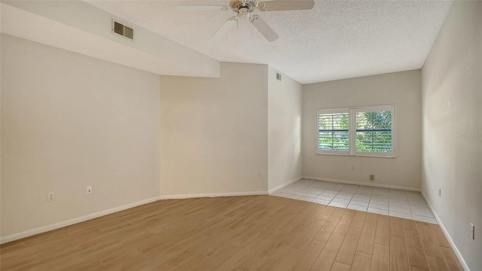 Property Slideshow image 18 of 72 | 1603 starling dr # 101, Sarasota, FL, 34231