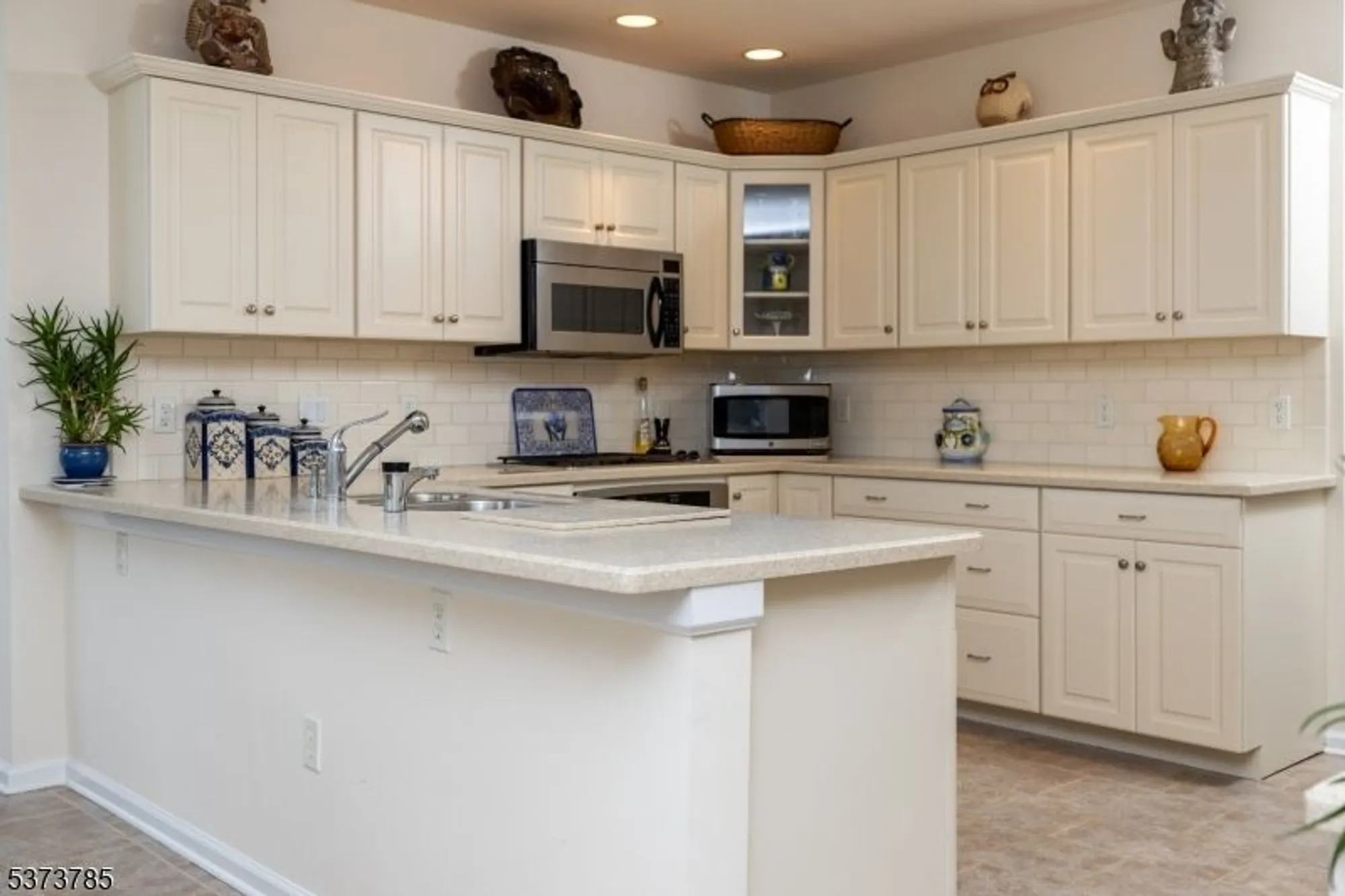 Property Slideshow image 12 of 43 | 3212 franklin ln # 212, Rockaway Boro, NJ, 07866