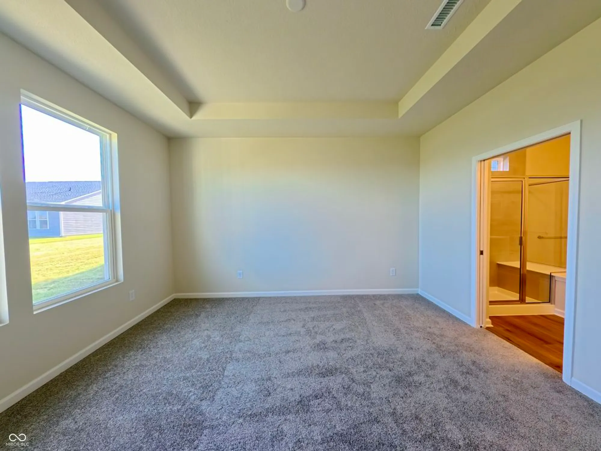 Property Slideshow image 12 of 61 | 811 daisy st, Greenwood, IN, 46143