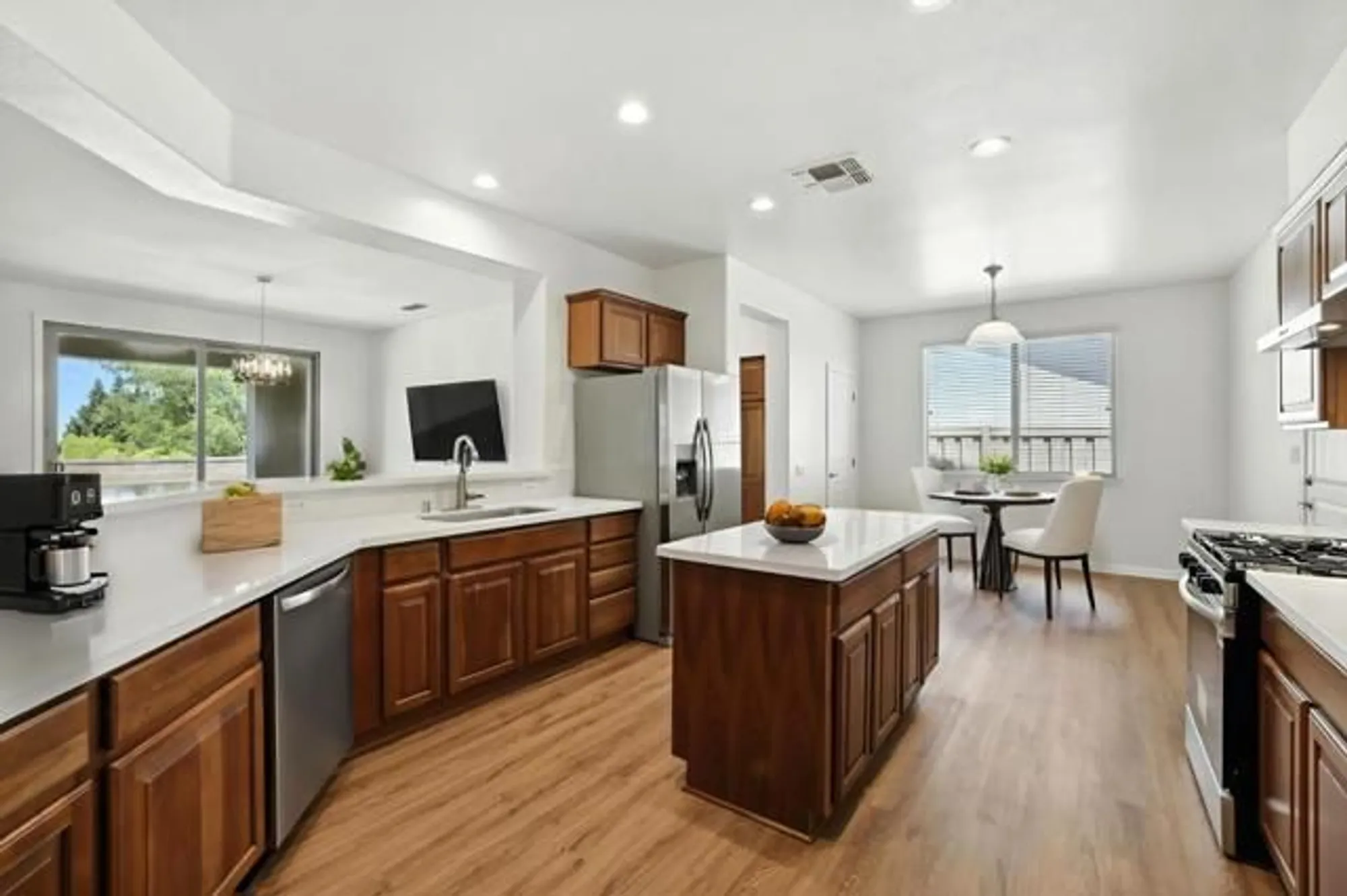 Property Slideshow image 19 of 46 | 1826 grand pheasant ln, Lincoln, CA, 95648