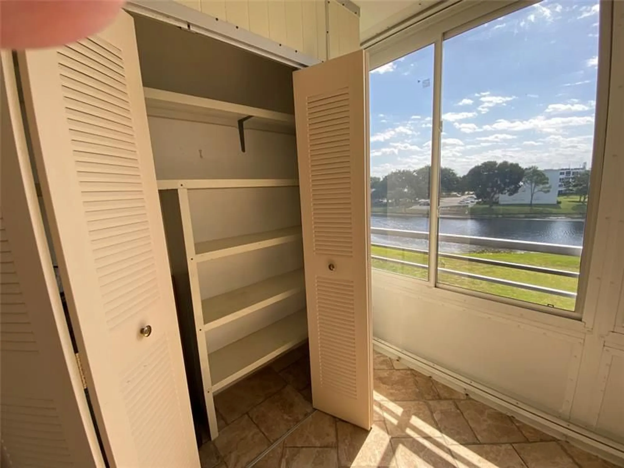 Property Slideshow image 17 of 42 | 4101 oakridge v # 4101, Deerfield Beach, FL, 33442