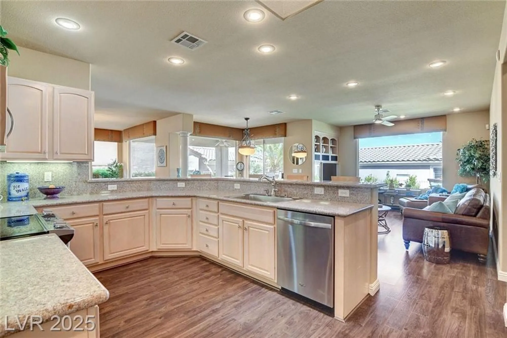 Property Slideshow image 26 of 48 | 4134 riva de tierra ln, Las Vegas, NV, 89135