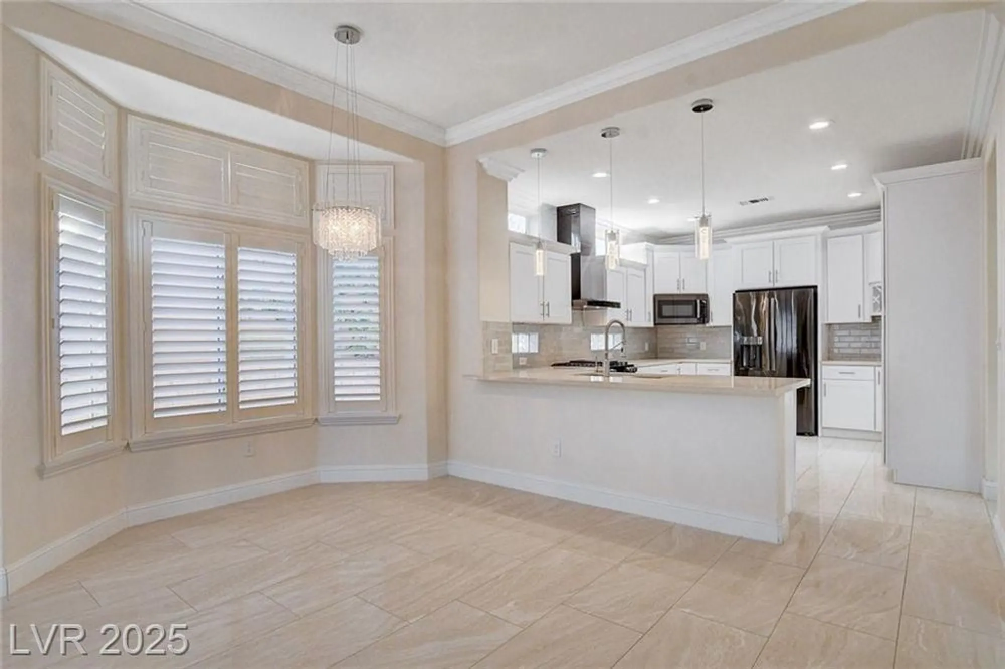 Property Slideshow image 8 of 23 | 10413 broom hill dr, Las Vegas, NV, 89134