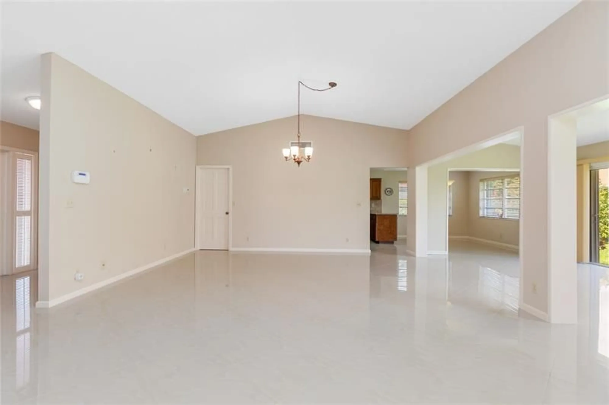 Property Slideshow image 6 of 23 | 10821 greentrail dr, Boynton Beach, FL, 33436