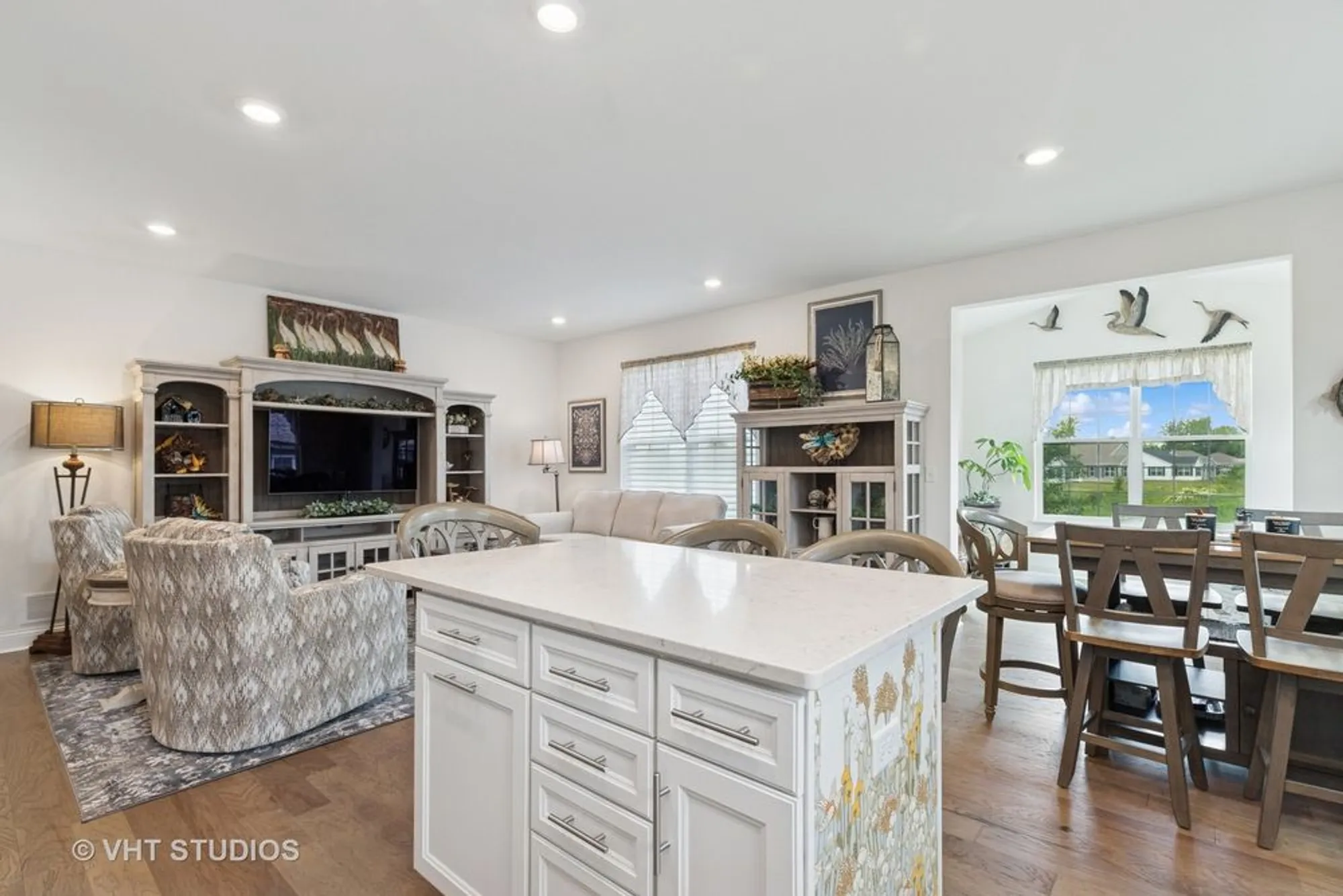 Property Slideshow image 7 of 36 | , Volo, IL, 60020