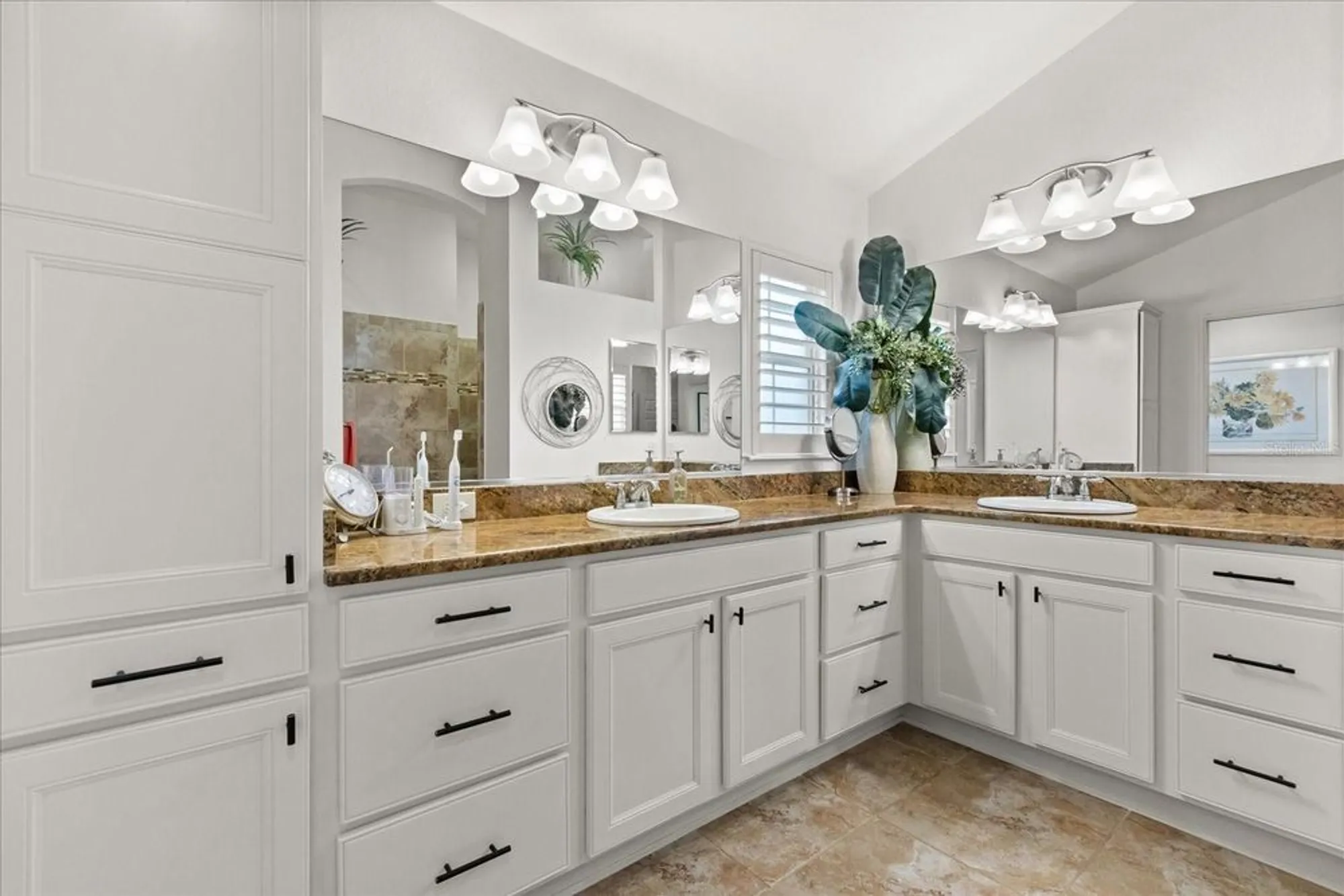 Property Slideshow image 24 of 38 | 10069 lake miona way, Oxford, FL, 34484