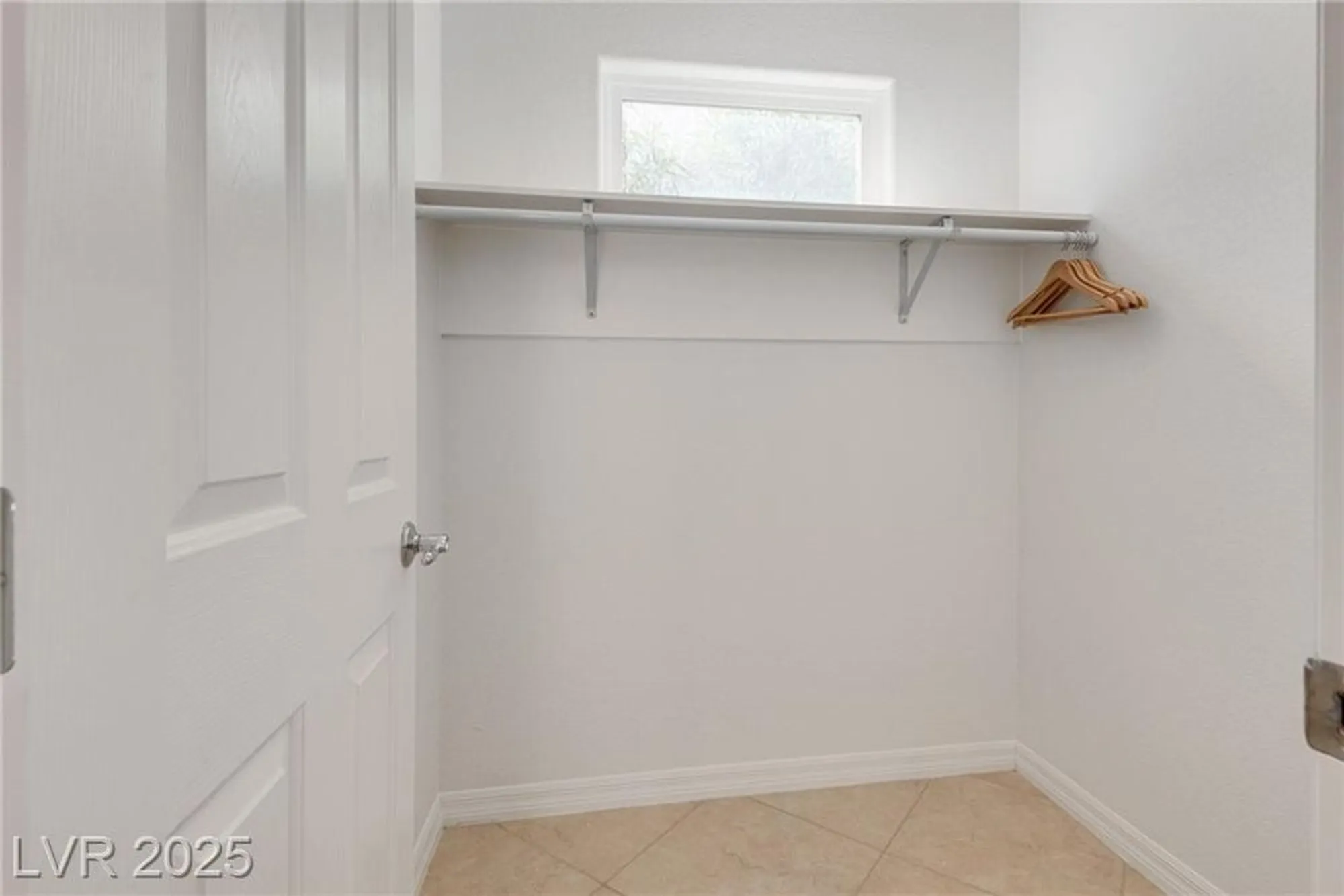 Property Slideshow image 8 of 34 | 2348 kalkaska dr, Henderson, NV, 89044