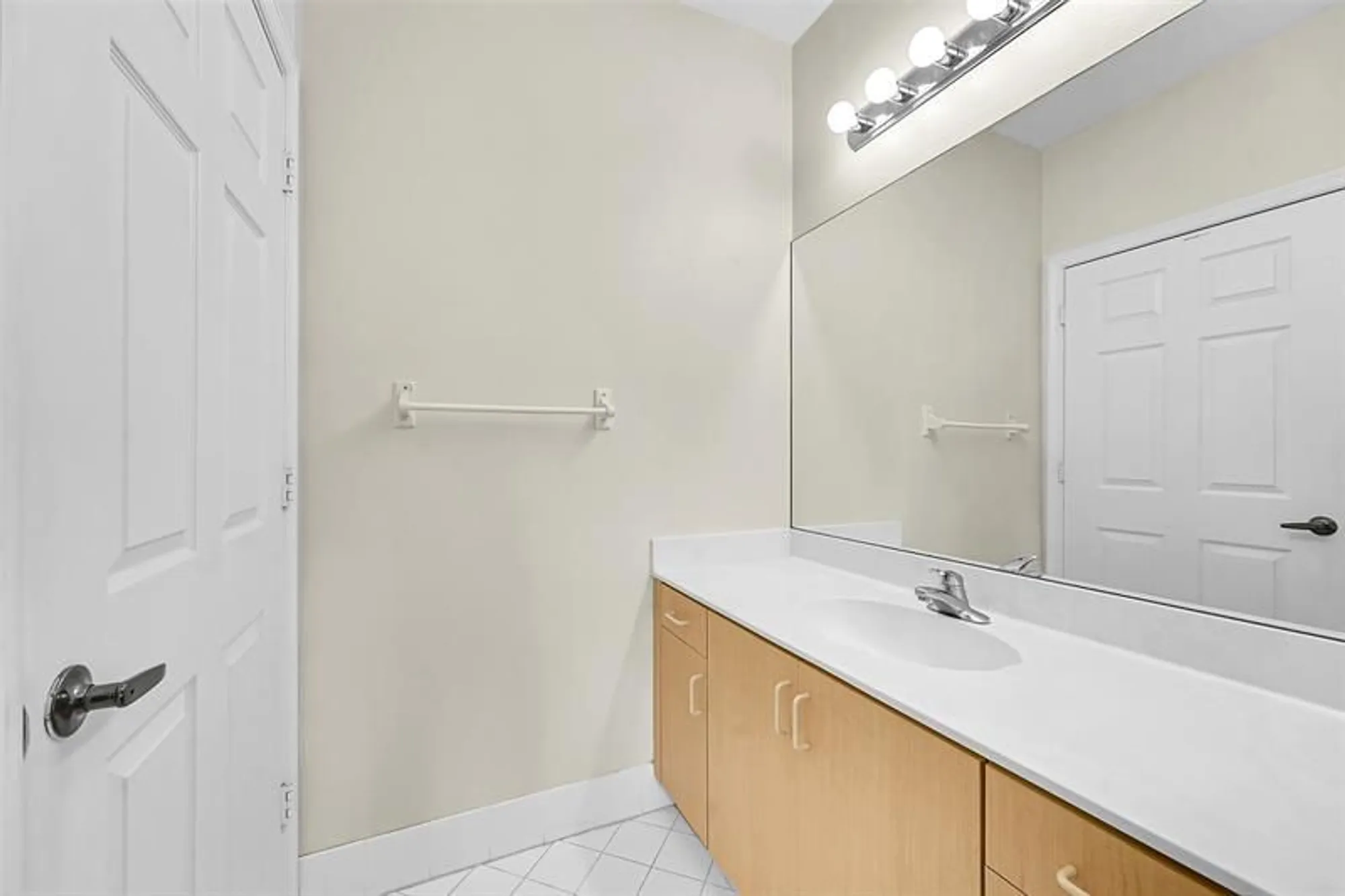 Property Slideshow image 16 of 36 | 9815 galleon dr, West Palm Beach, FL, 33411