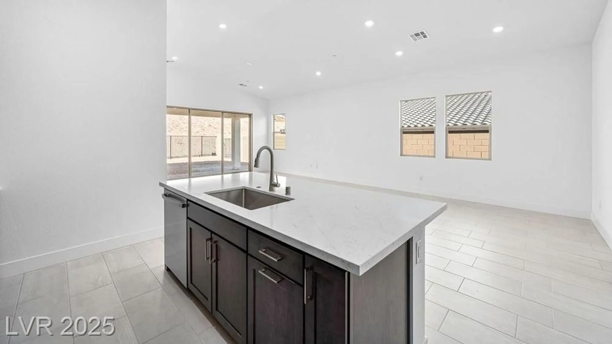 Property Slideshow image 9 of 43 | 226 piazzetta dr, Henderson, NV, 89011