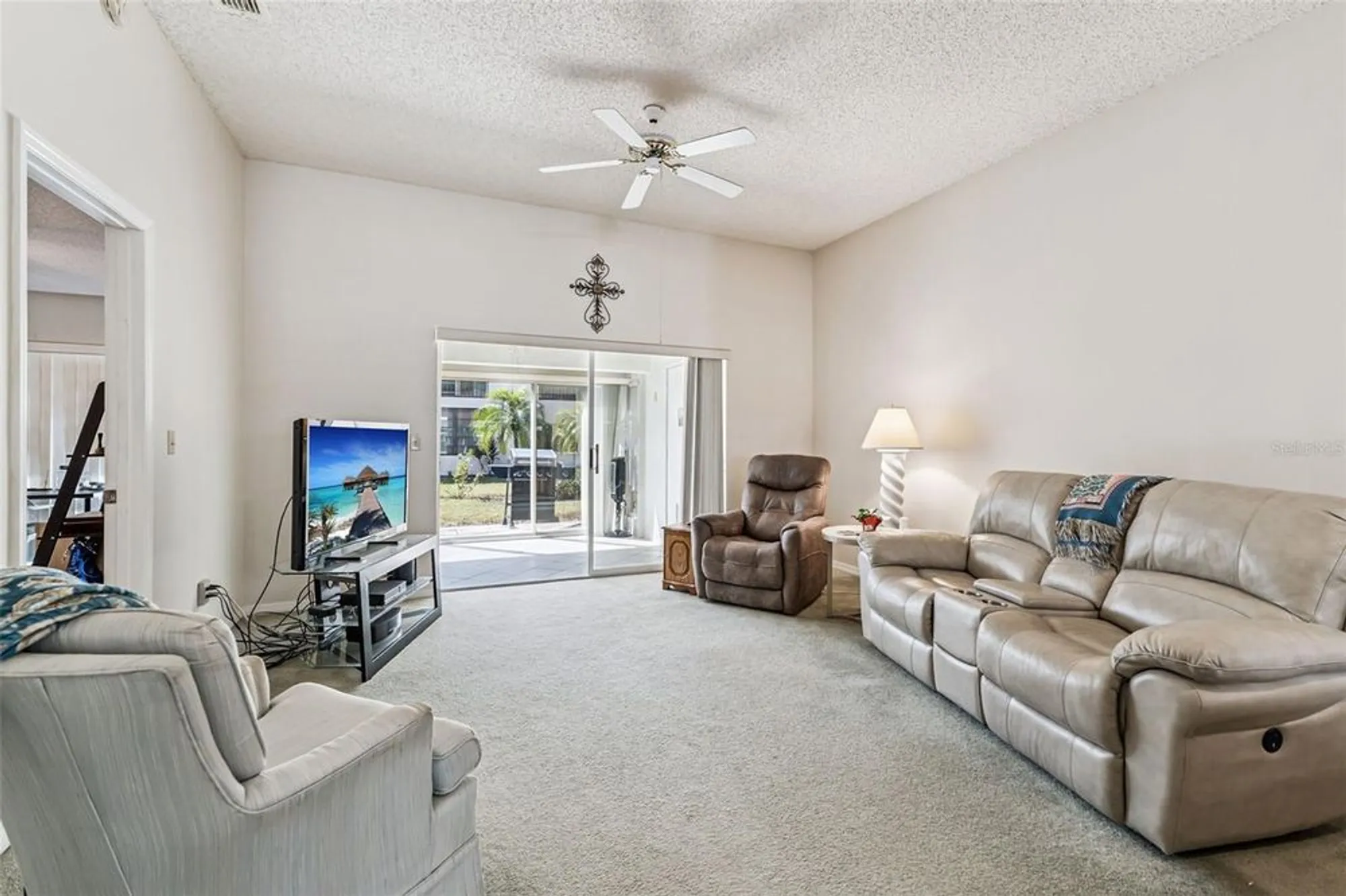 Property Slideshow image 4 of 24 | 104 knollpoint dr # 3, Sun City Center, FL, 33573
