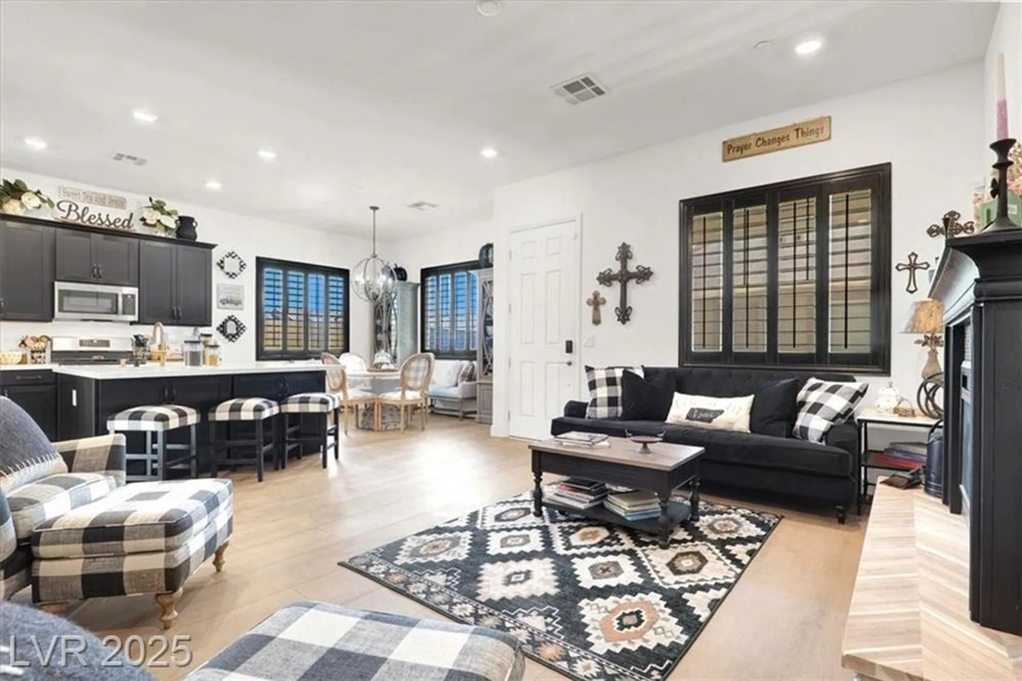 Property Slideshow image 10 of 45 | 727 chopin hills st, Henderson, NV, 89011