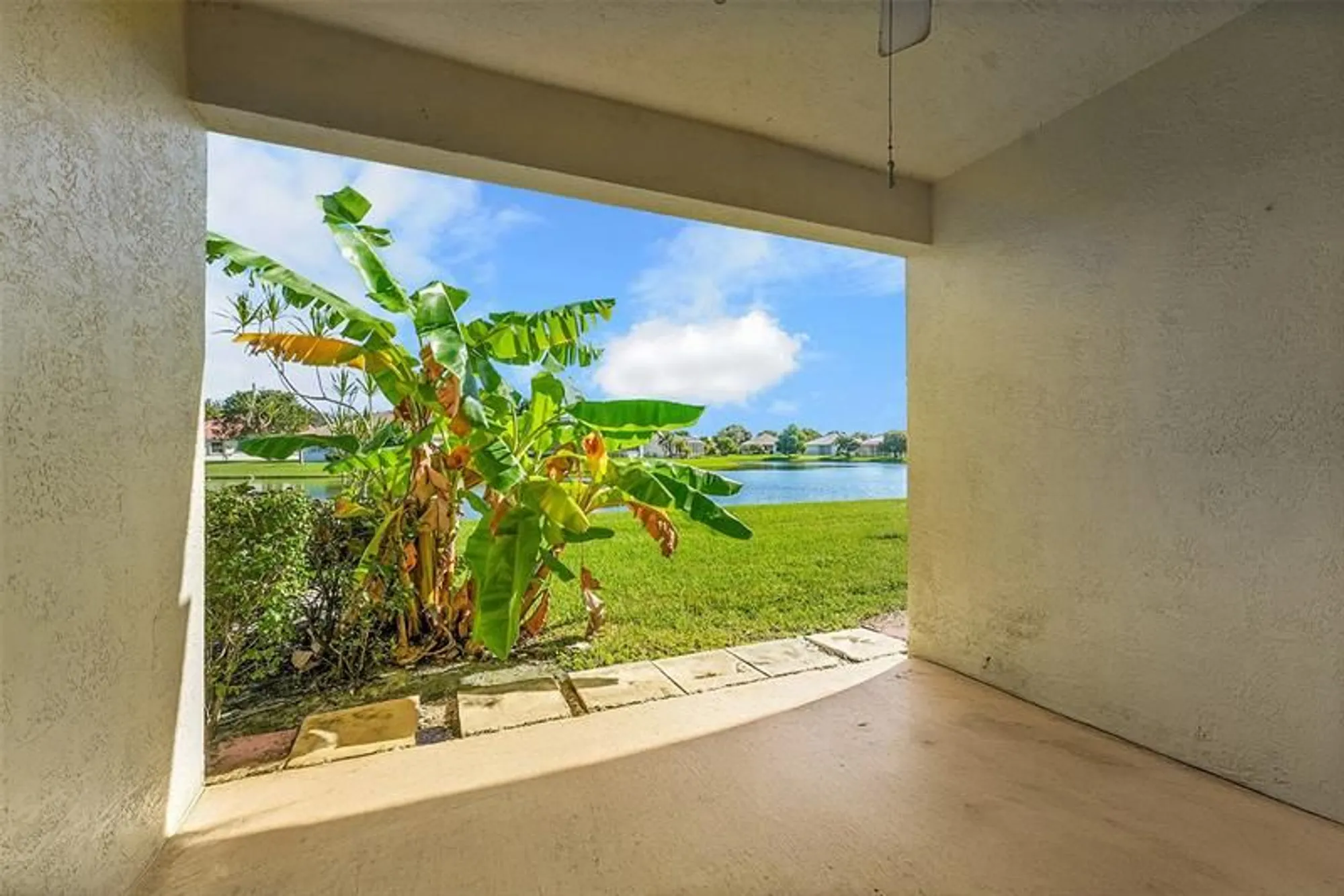 Property Slideshow image 19 of 36 | 9815 galleon dr, West Palm Beach, FL, 33411