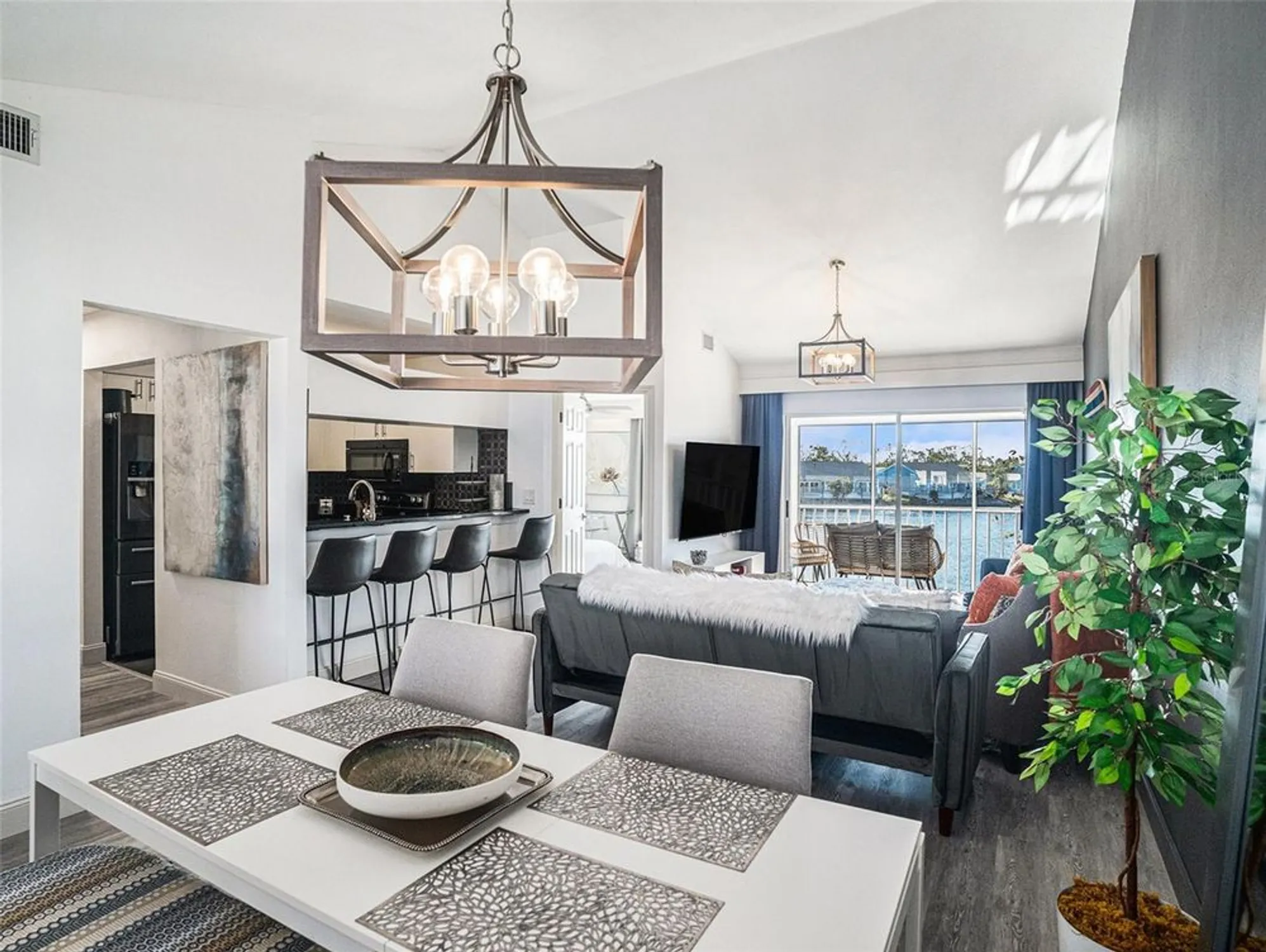 Property Slideshow image 6 of 27 | 972 sandpiper cir # 972, Bradenton, FL, 34209