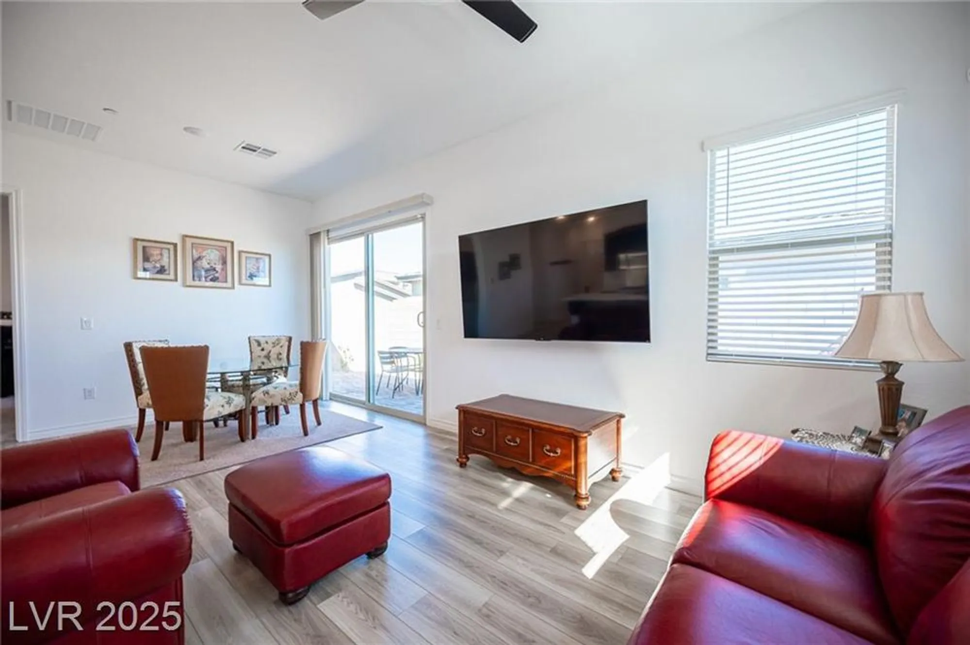 Property Slideshow image 8 of 46 | 932 belleforte ln, Las Vegas, NV, 89138