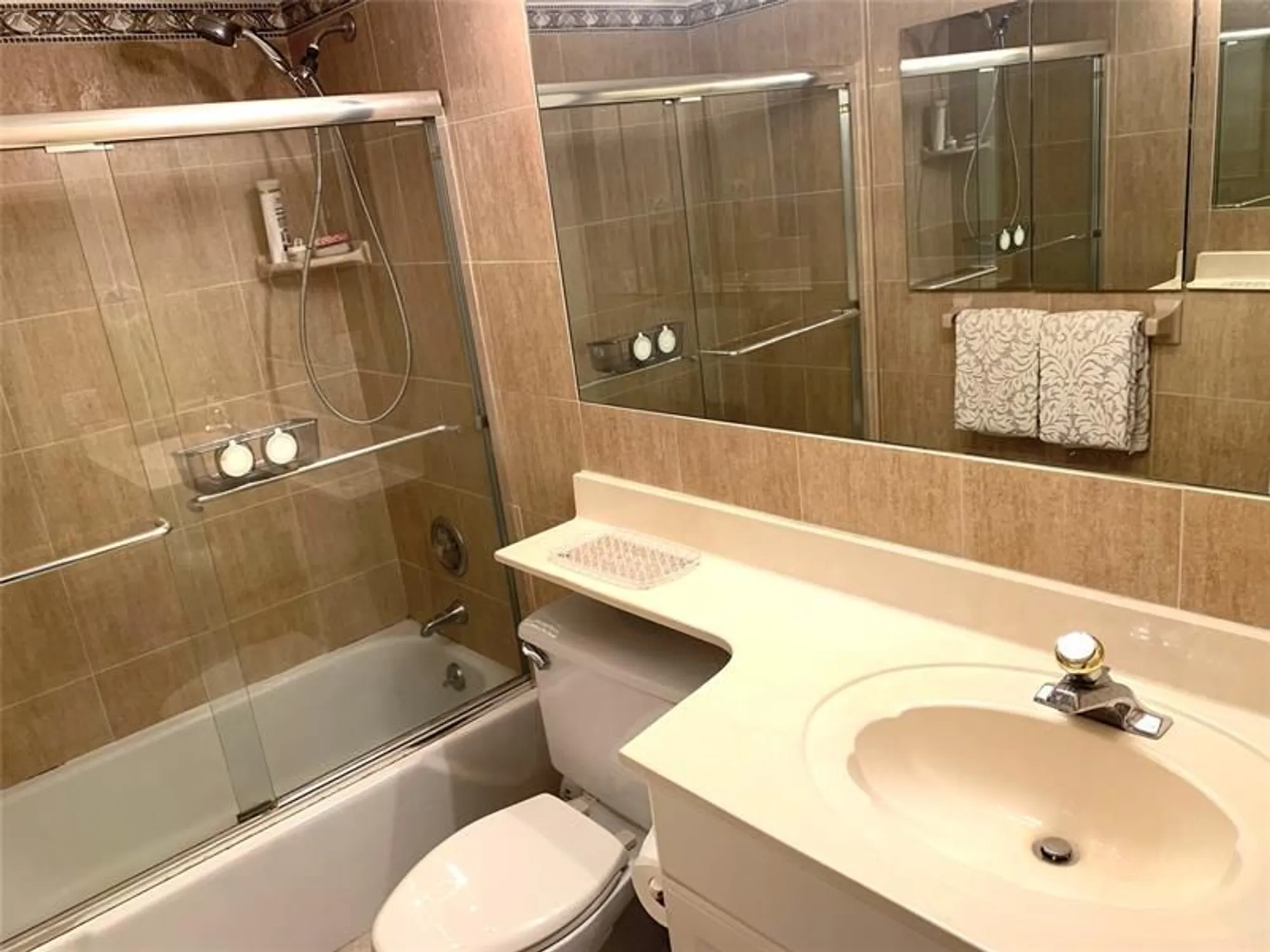 Property Slideshow image 6 of 17 | 2731 ne 14th street cswy apt 307, Pompano Beach, FL, 33062