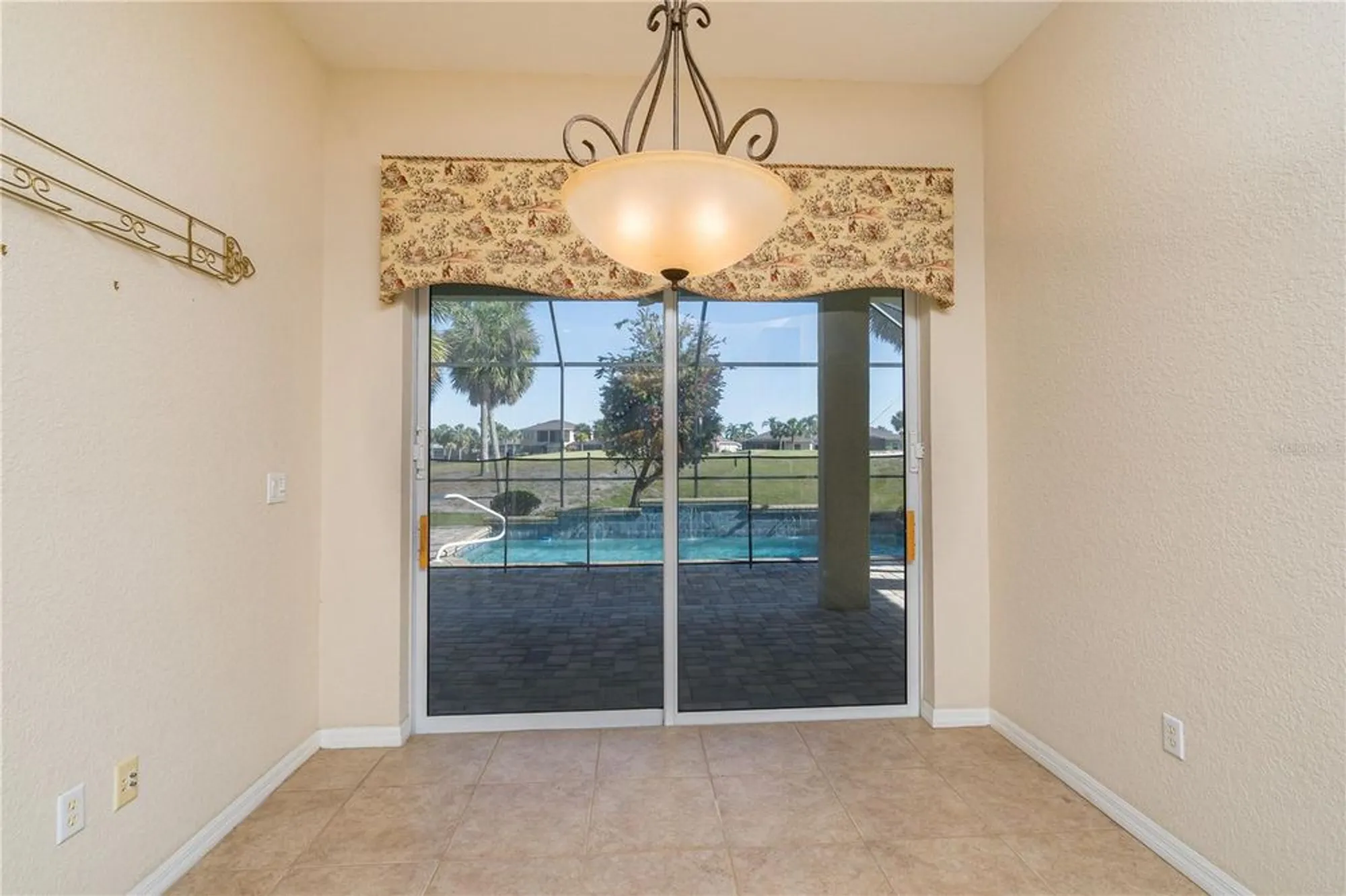 Property Slideshow image 29 of 48 | 1038 emerald dunes dr, Sun City Center, FL, 33573