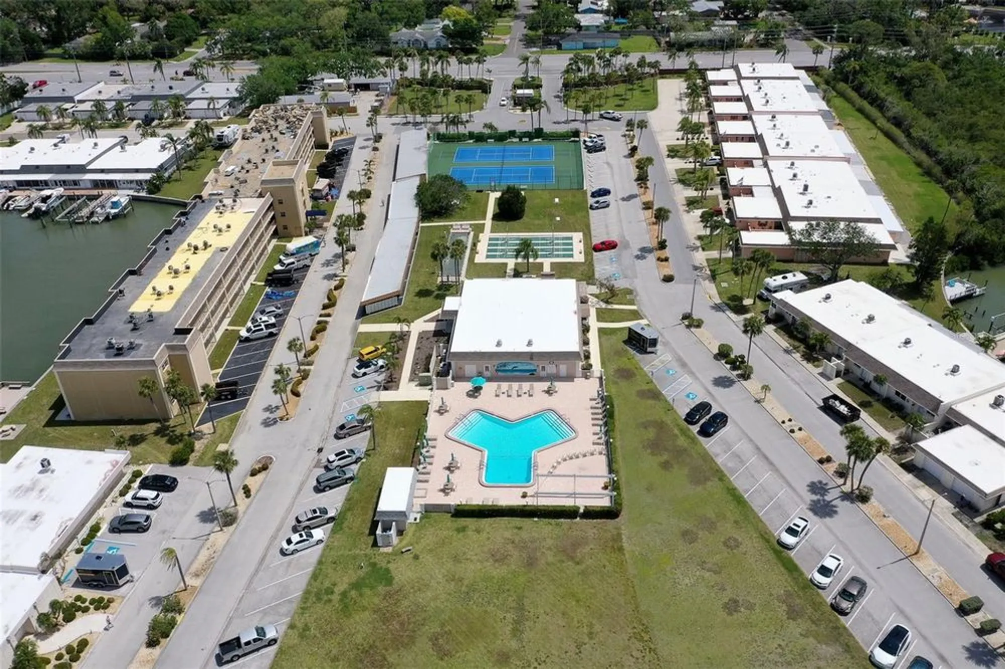 Property Slideshow image 29 of 38 | 1 boca ciega point blvd apt 212, St Petersburg, FL, 33708