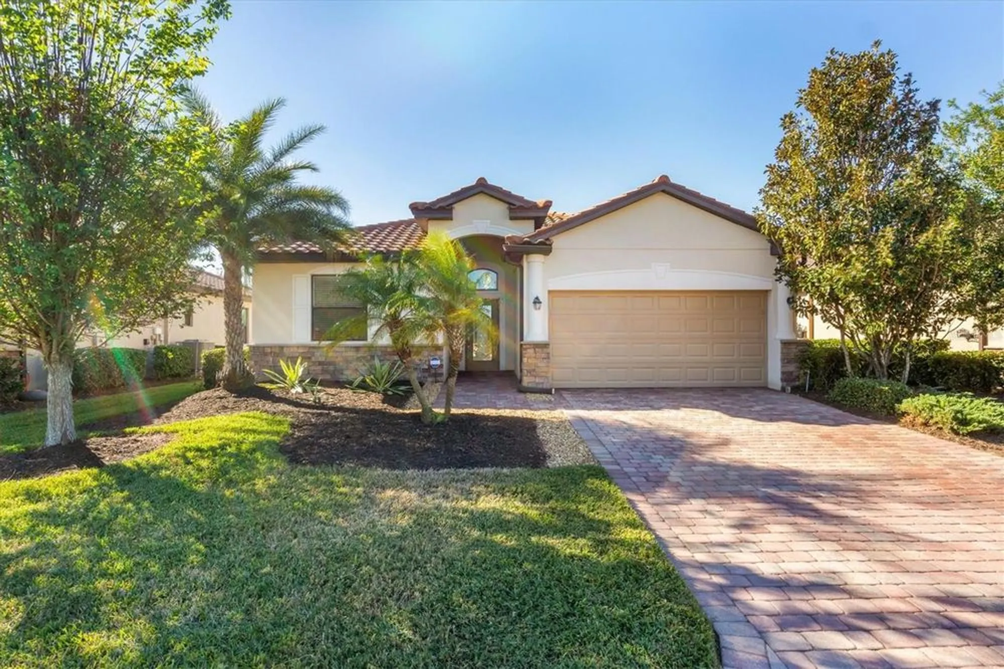 Property Slideshow image 1 of 92 | 6870 willowshire way, Bradenton, FL, 34212