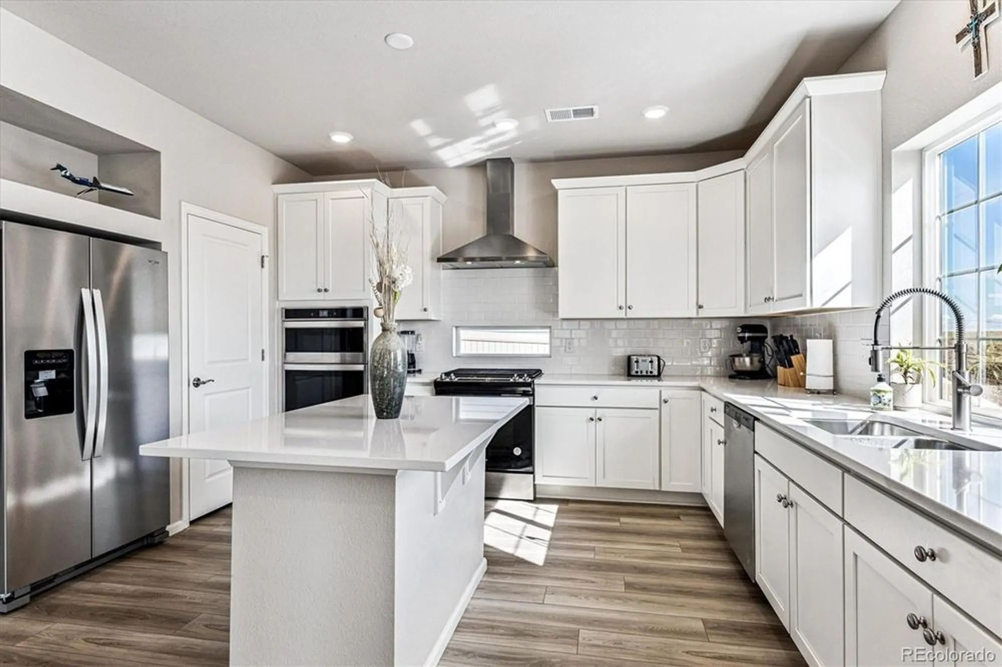 Property Slideshow image 10 of 28 | 5126 n quemoy ct, Aurora, CO, 80019