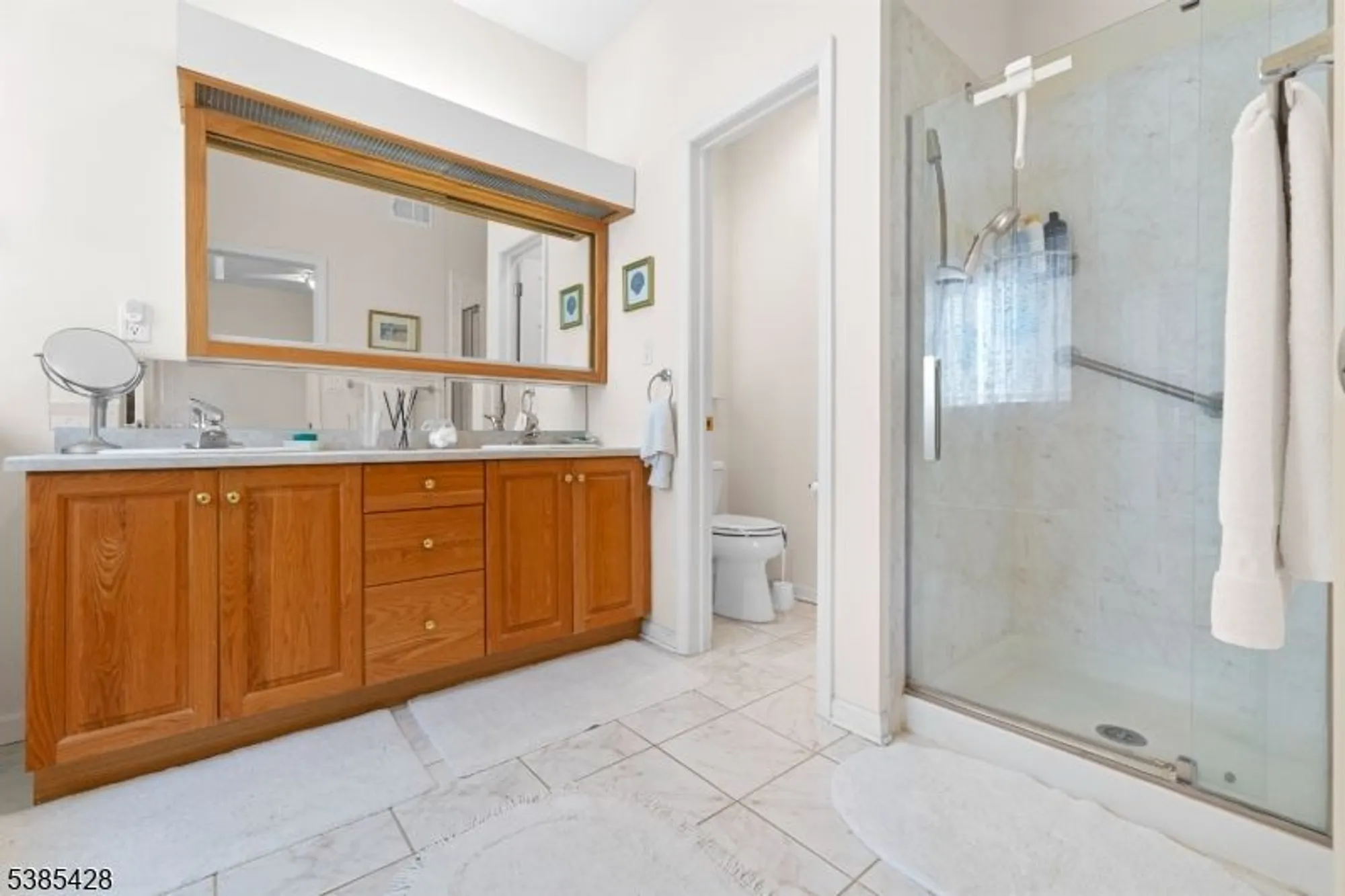 Property Slideshow image 12 of 48 | 29 stafford ln, Belvidere, NJ, 07823
