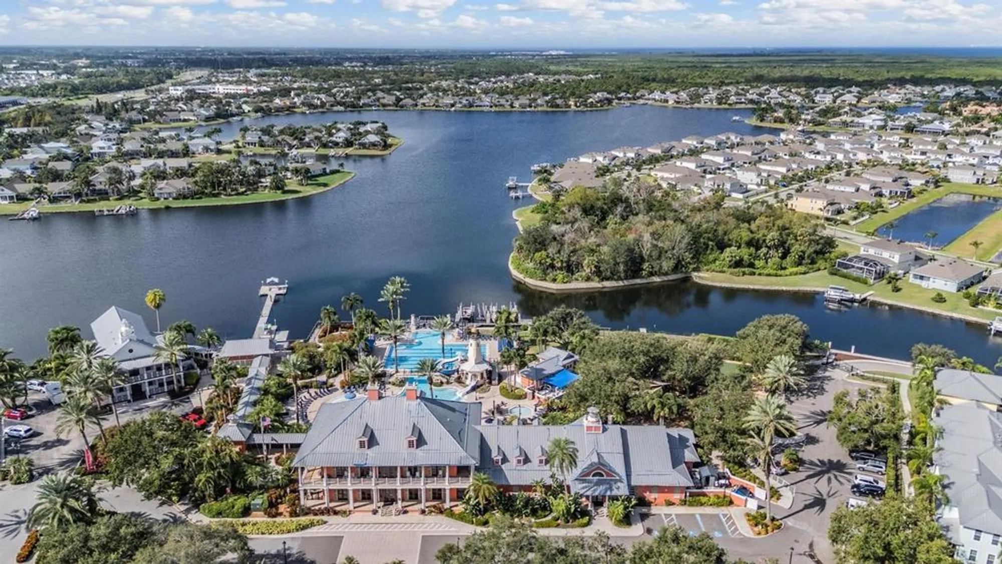 Property Slideshow image 33 of 43 | 218 summerside ct, Apollo Beach, FL, 33572