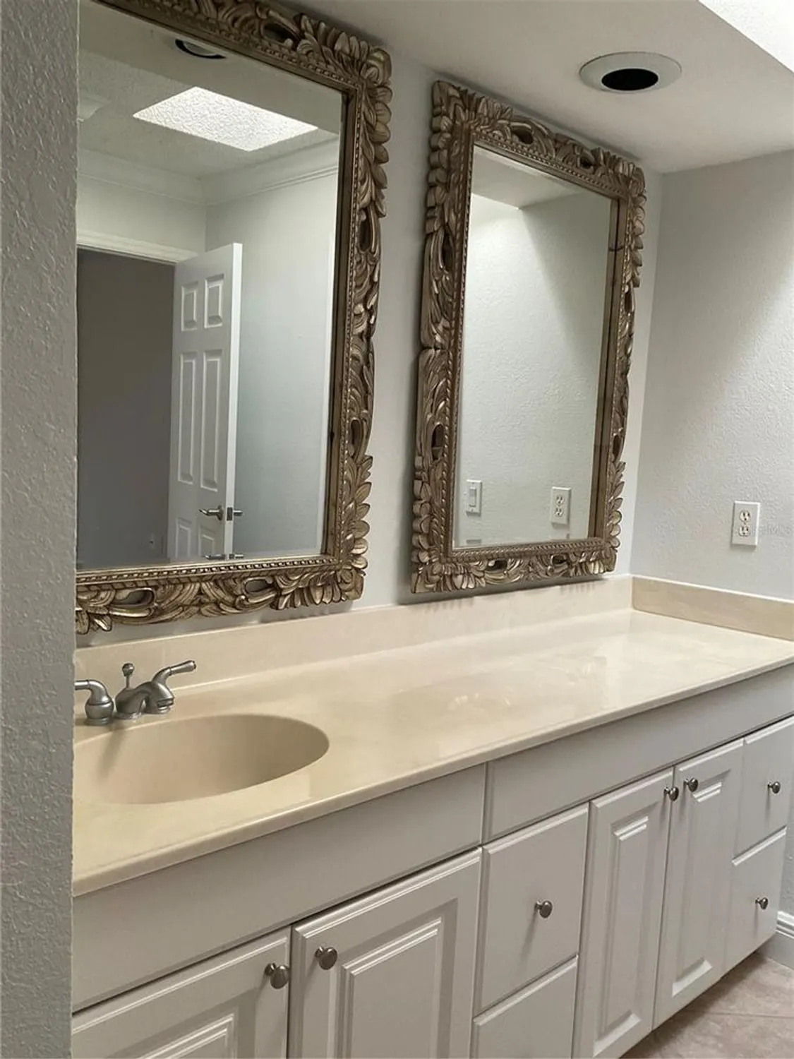 Property Slideshow image 23 of 28 | 7861 pine trace dr # 7861, Sarasota, FL, 34243
