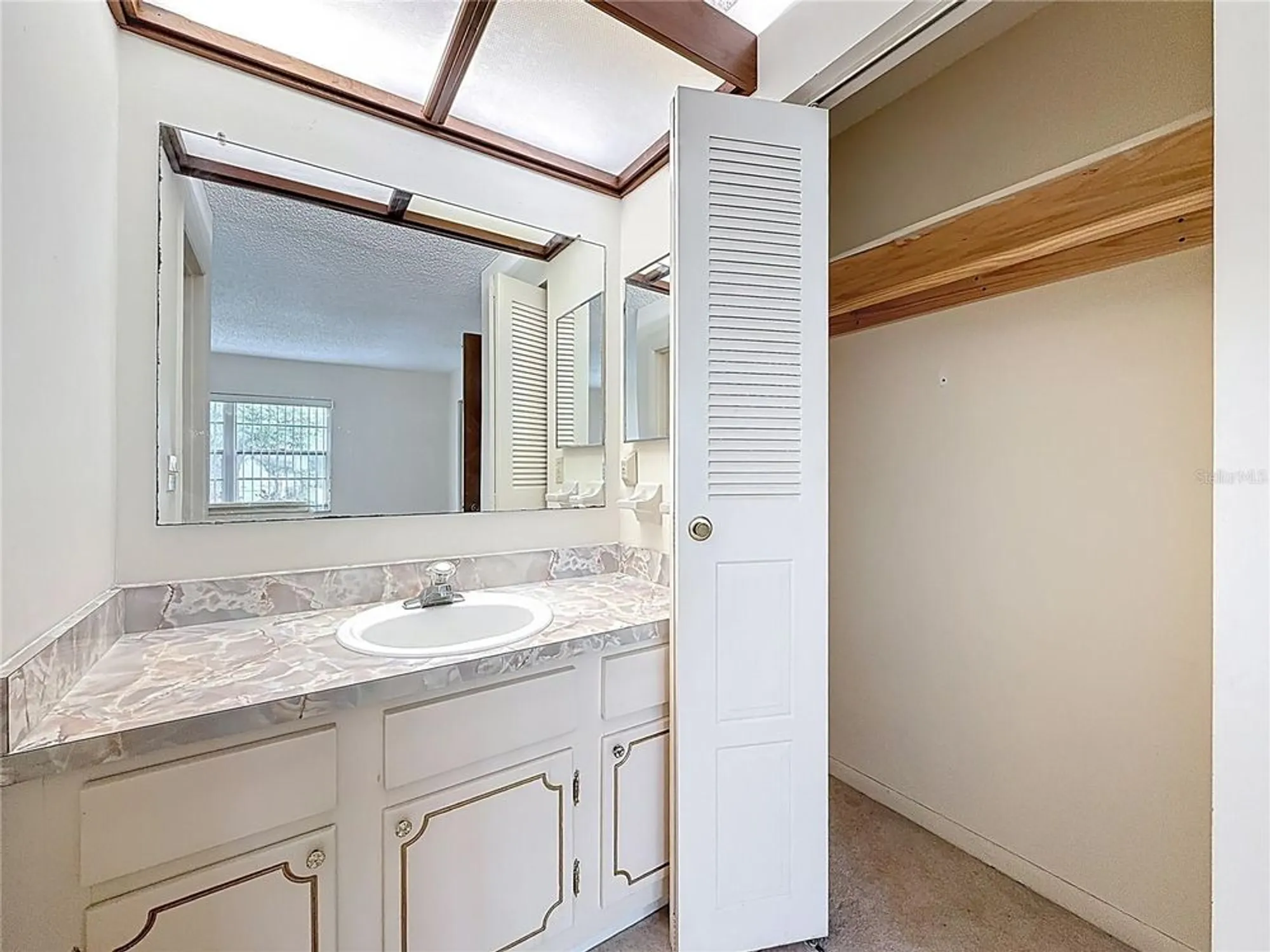 Property Slideshow image 15 of 20 | 1160 orange tree cir d, Palm Harbor, FL, 34684