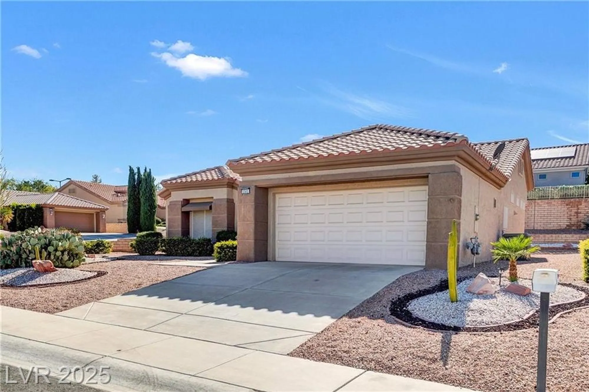 Property Slideshow image 2 of 26 | 2501 maddington dr, Las Vegas, NV, 89134