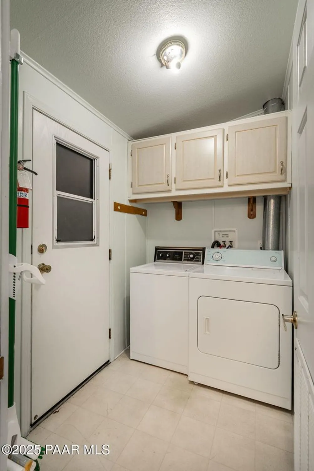 Property Slideshow image 18 of 24 | 624 n blue spruce dr, Dewey-Humboldt, AZ, 86327