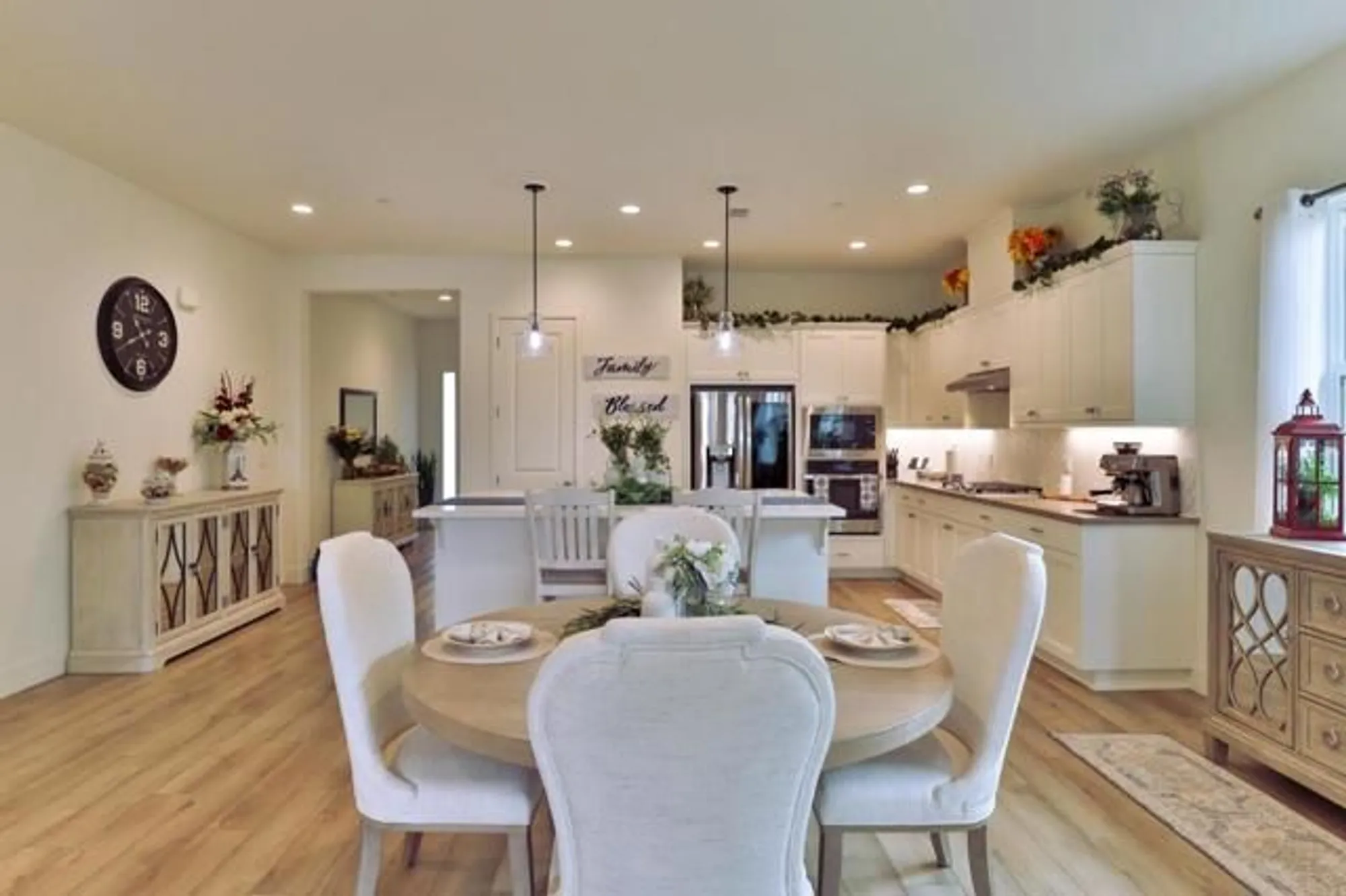 Property Slideshow image 12 of 52 | 2102 white oak dr, Hollister, CA, 95023