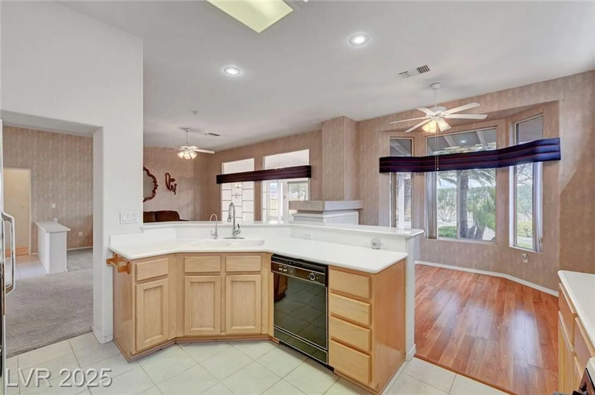 Property Slideshow image 15 of 51 | 3020 ripon dr, Las Vegas, NV, 89134