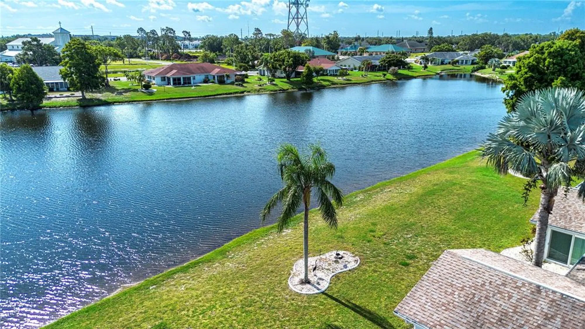 Property Slideshow image 35 of 49 | 1201 bluewater dr, Sun City Center, FL, 33573