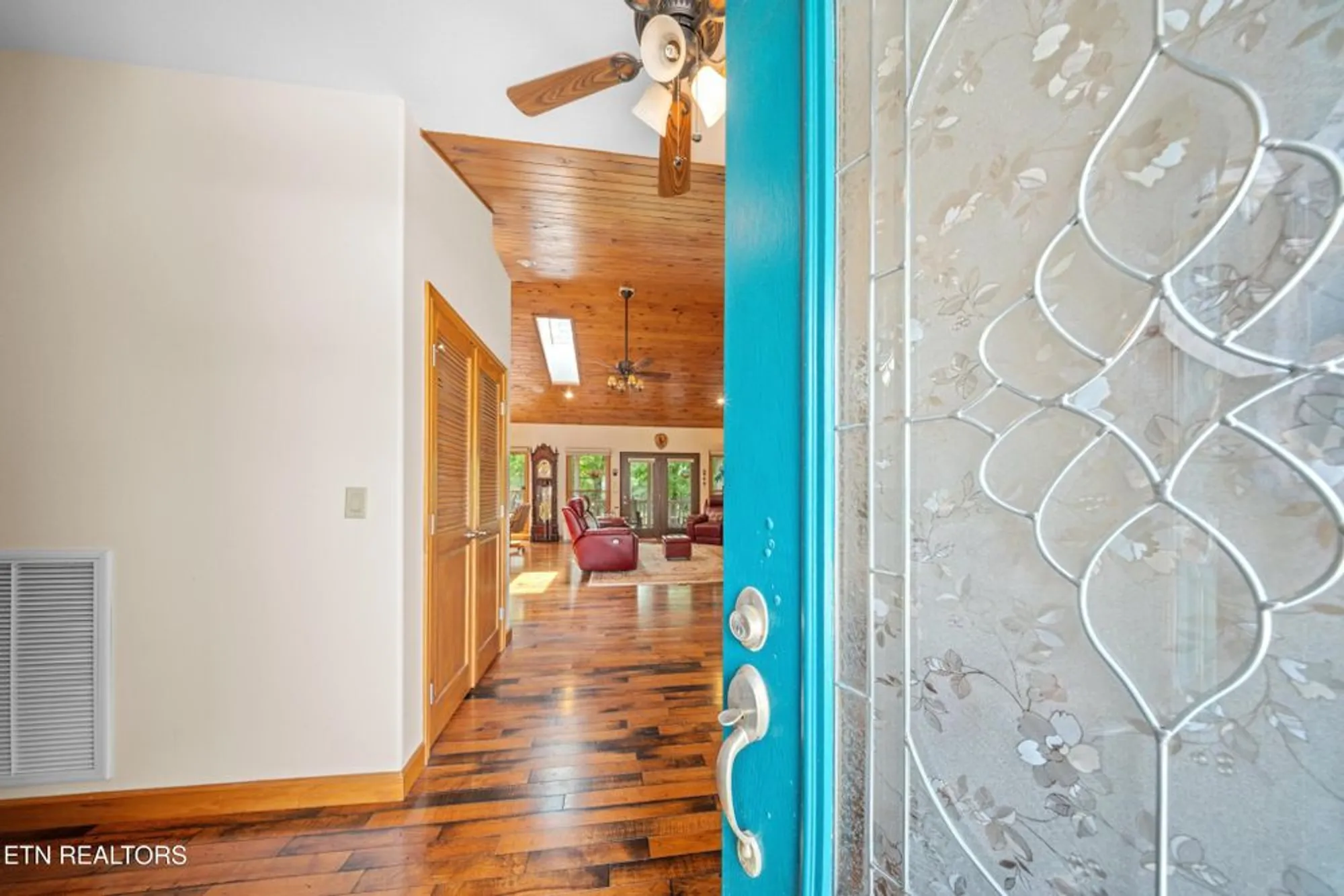 Property Slideshow image 2 of 49 | 46 westridge ct, Crossville, TN, 38558