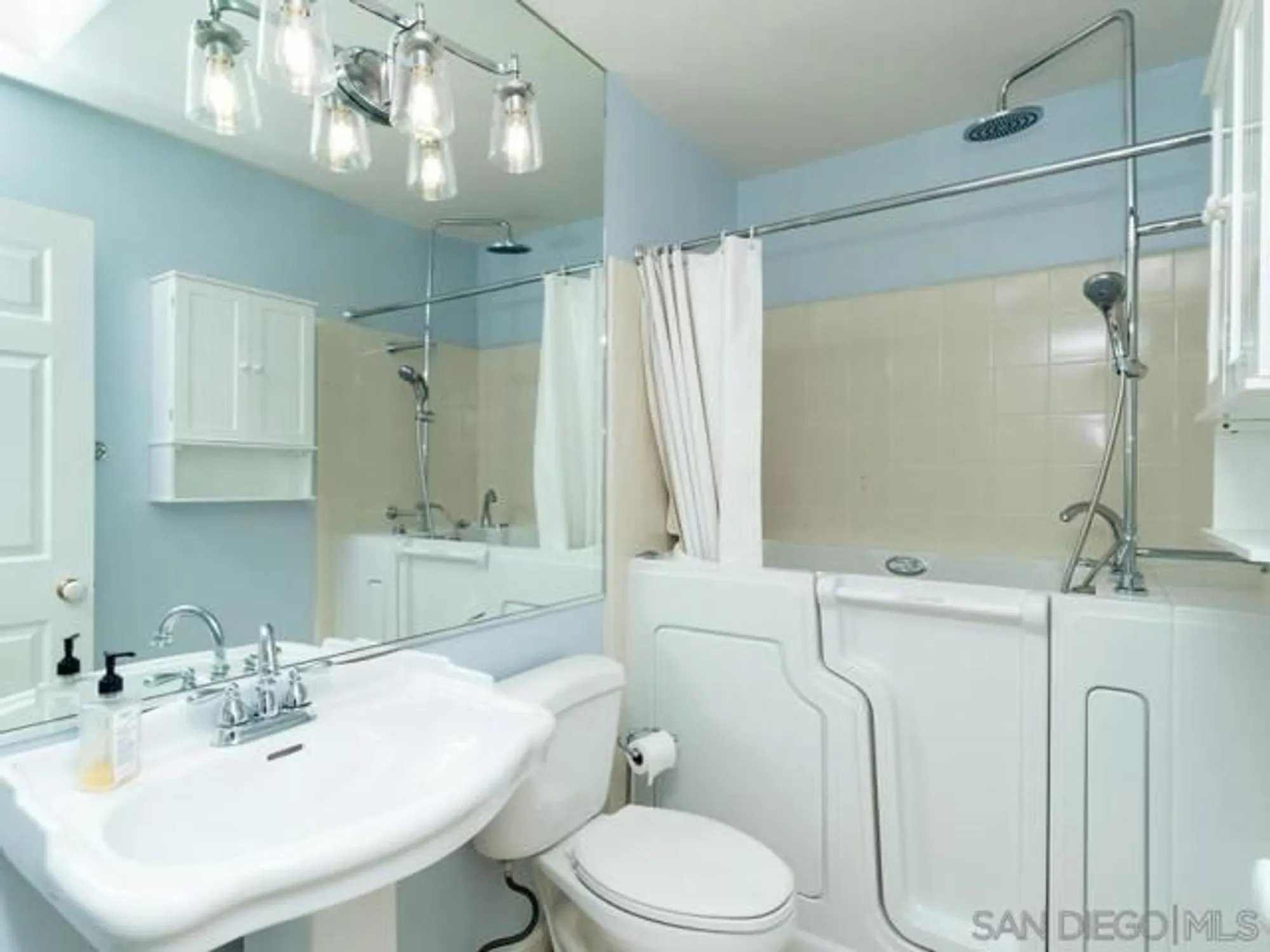 Property Slideshow image 25 of 32 | 4671 barcelona way, Oceanside, CA, 92056