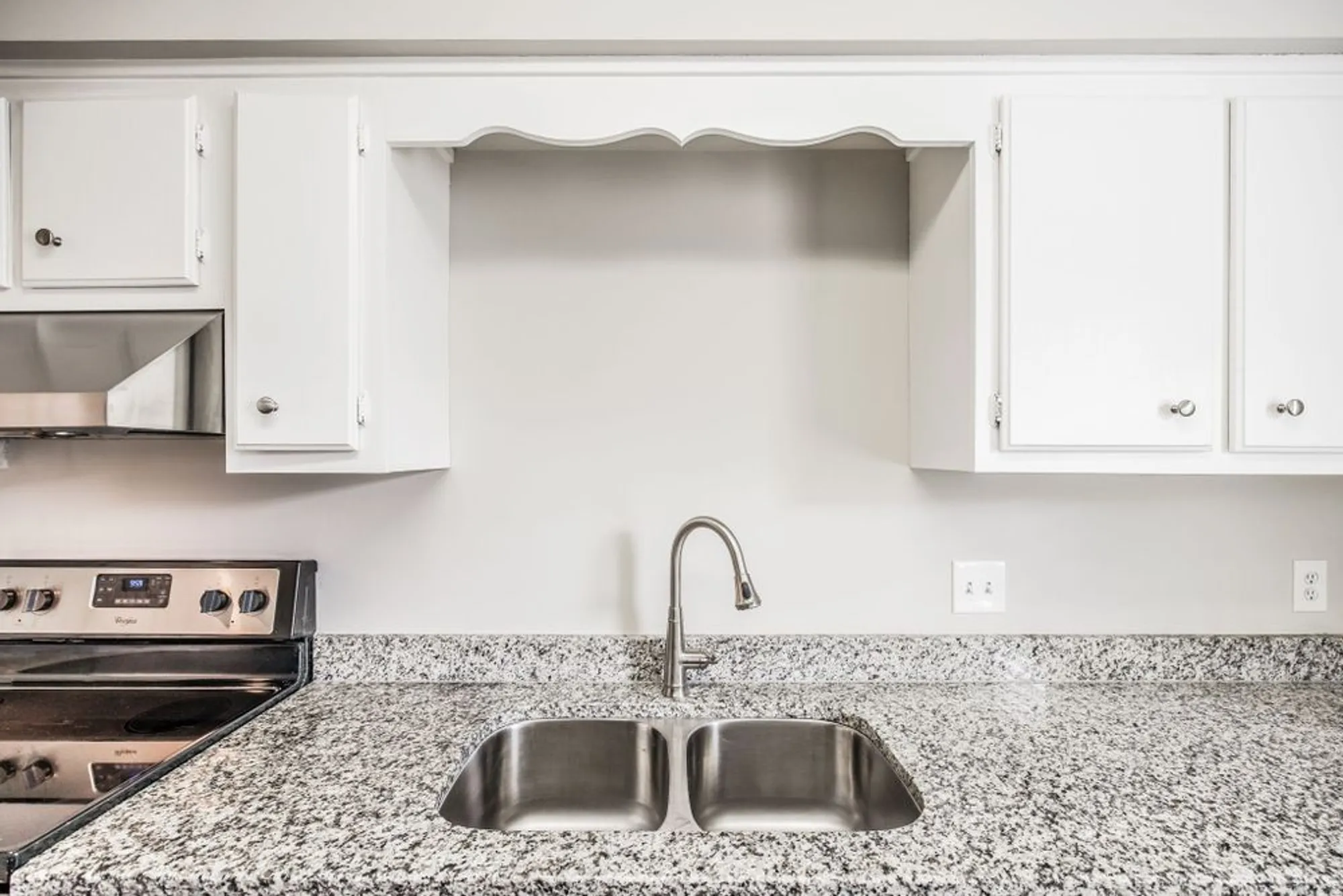 Property Slideshow image 6 of 37 | 260 cana cir, Nashville, TN, 37205