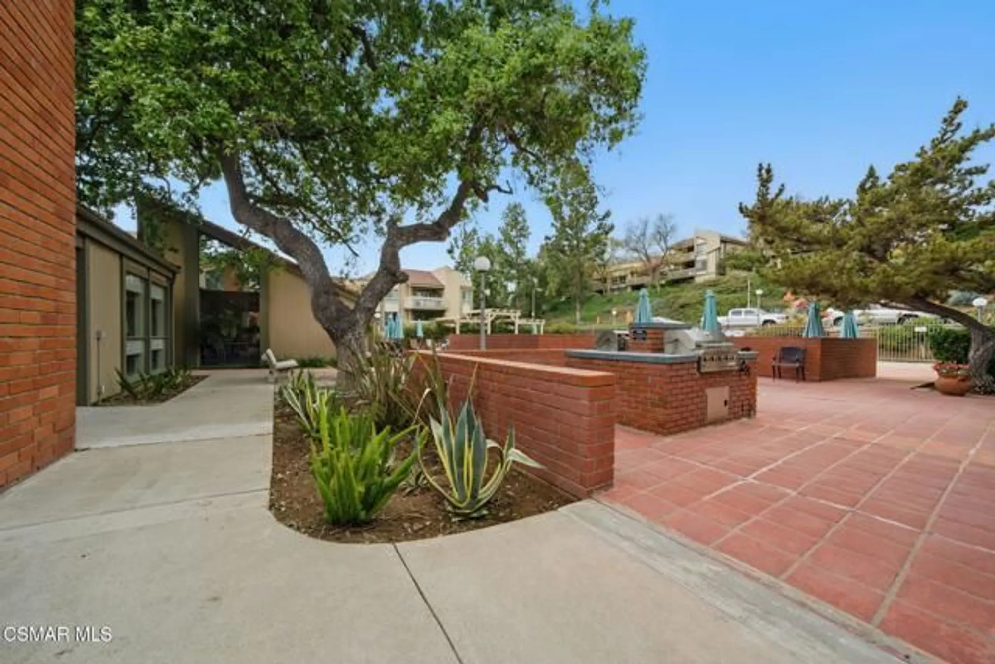 Property Slideshow image 39 of 52 | 224 oakleaf dr apt 102, Thousand Oaks, CA, 91360