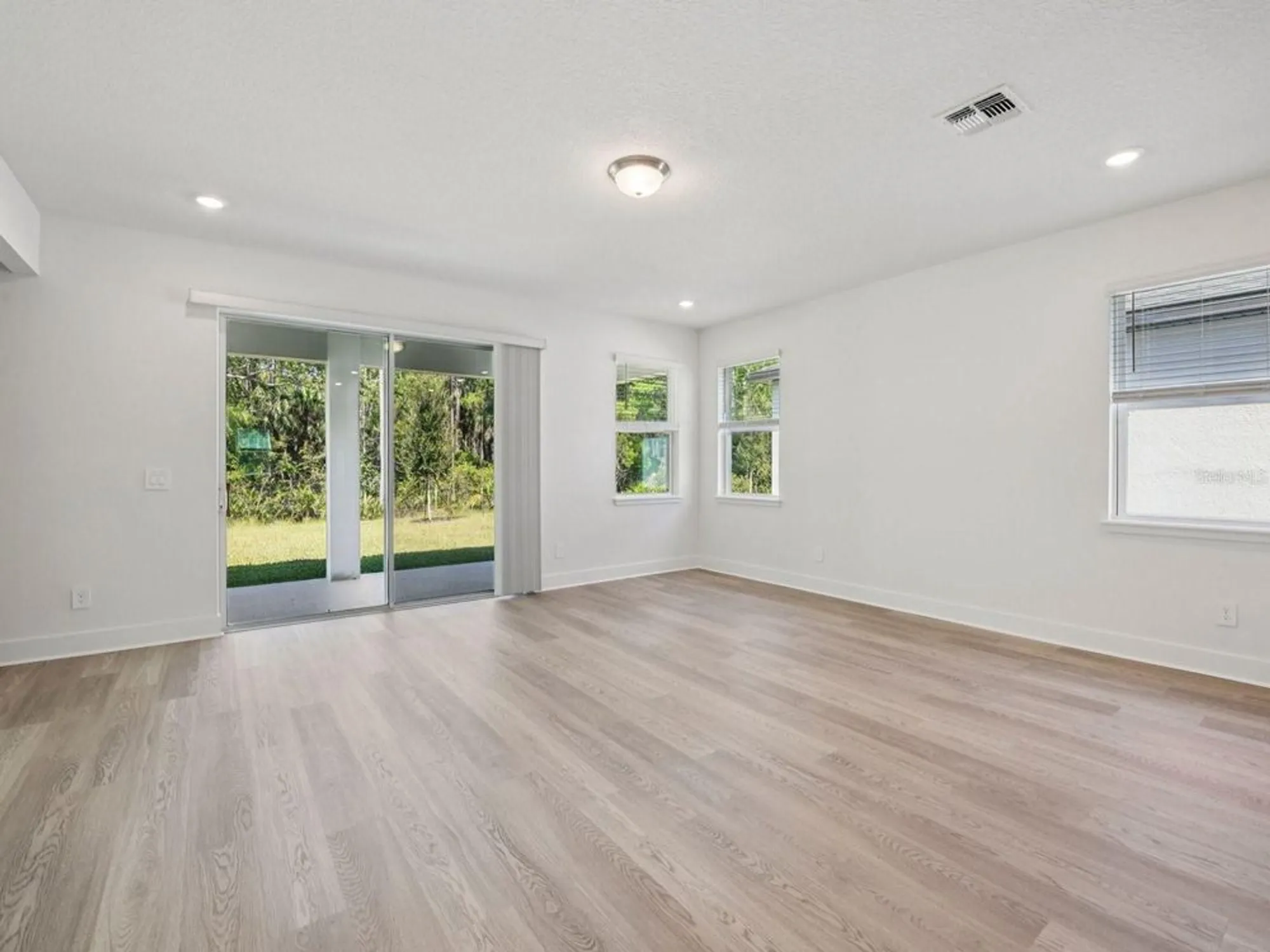 Property Slideshow image 3 of 12 | 1332 oakhaven ave, Ormond Beach, FL, 32174