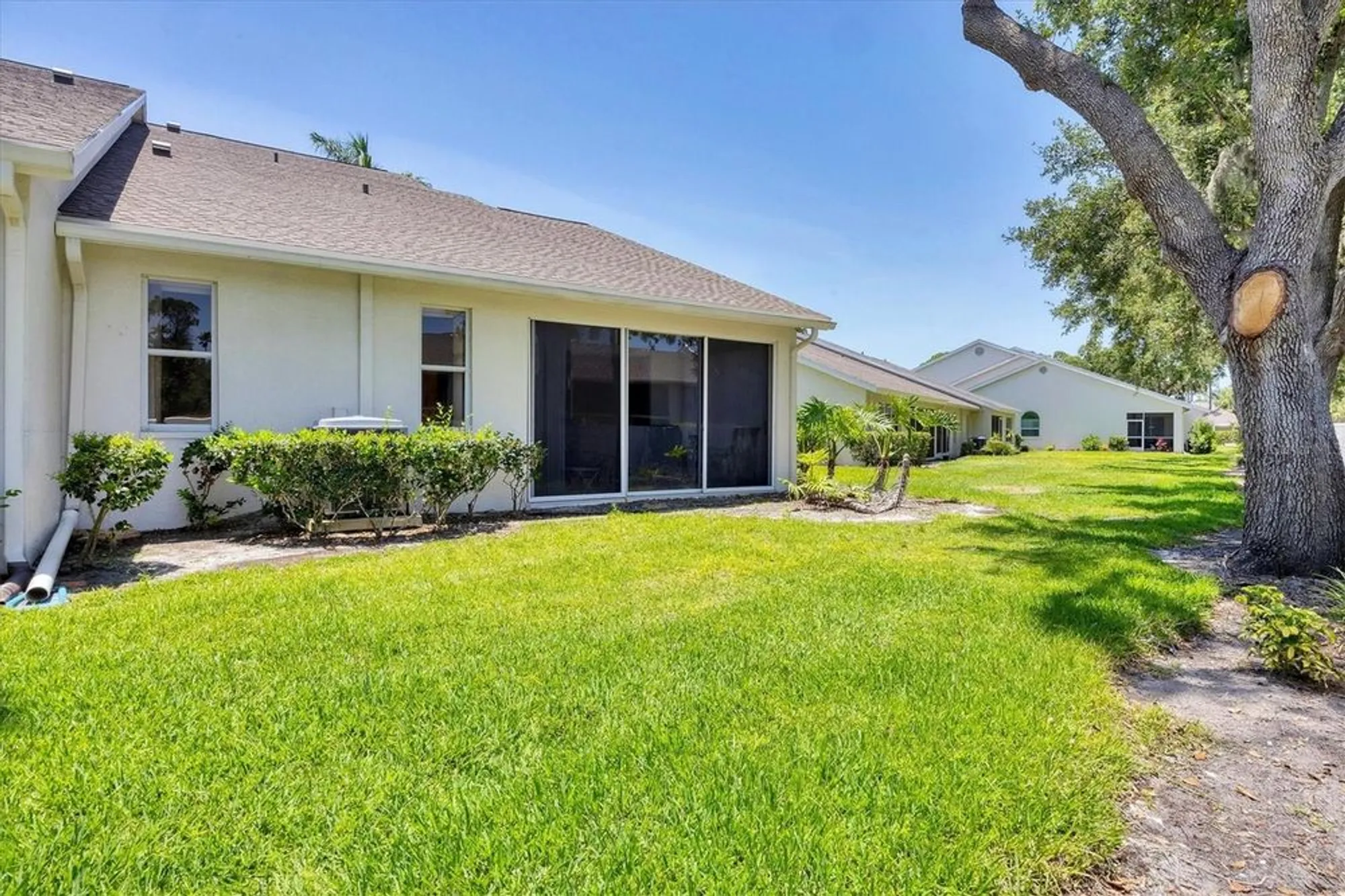 Property Slideshow image 32 of 55 | 6222 country club way, Sarasota, FL, 34243