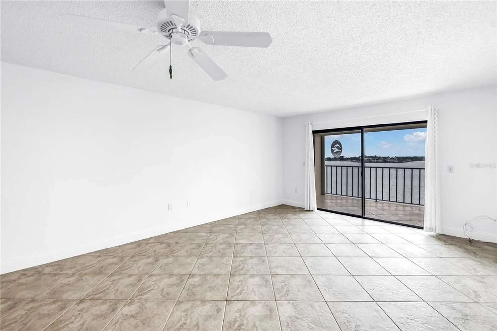 Property Slideshow image 9 of 44 | 7700 sun island dr 401, South Pasadena, FL, 33707